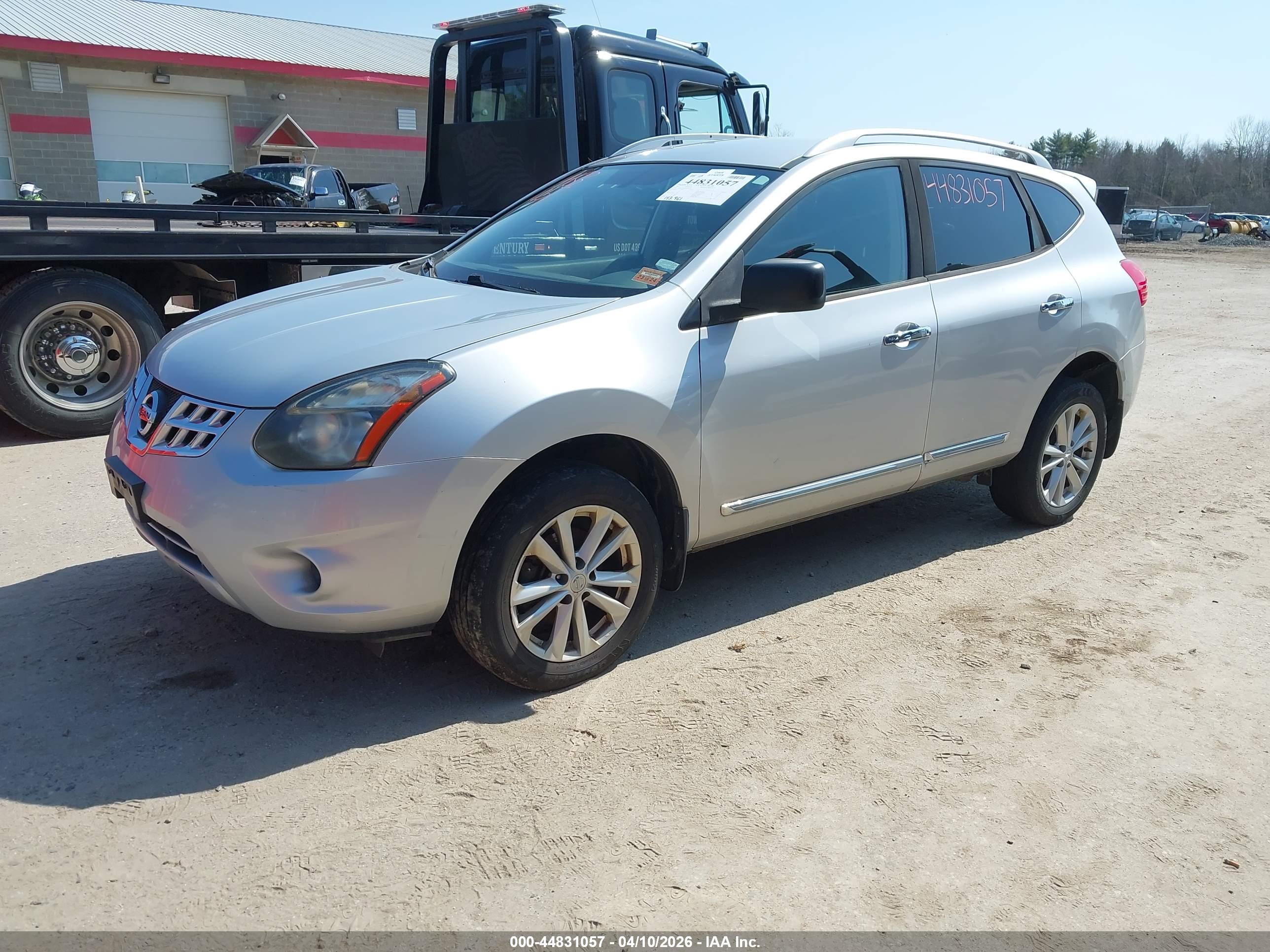 NISSAN ROGUE image 2