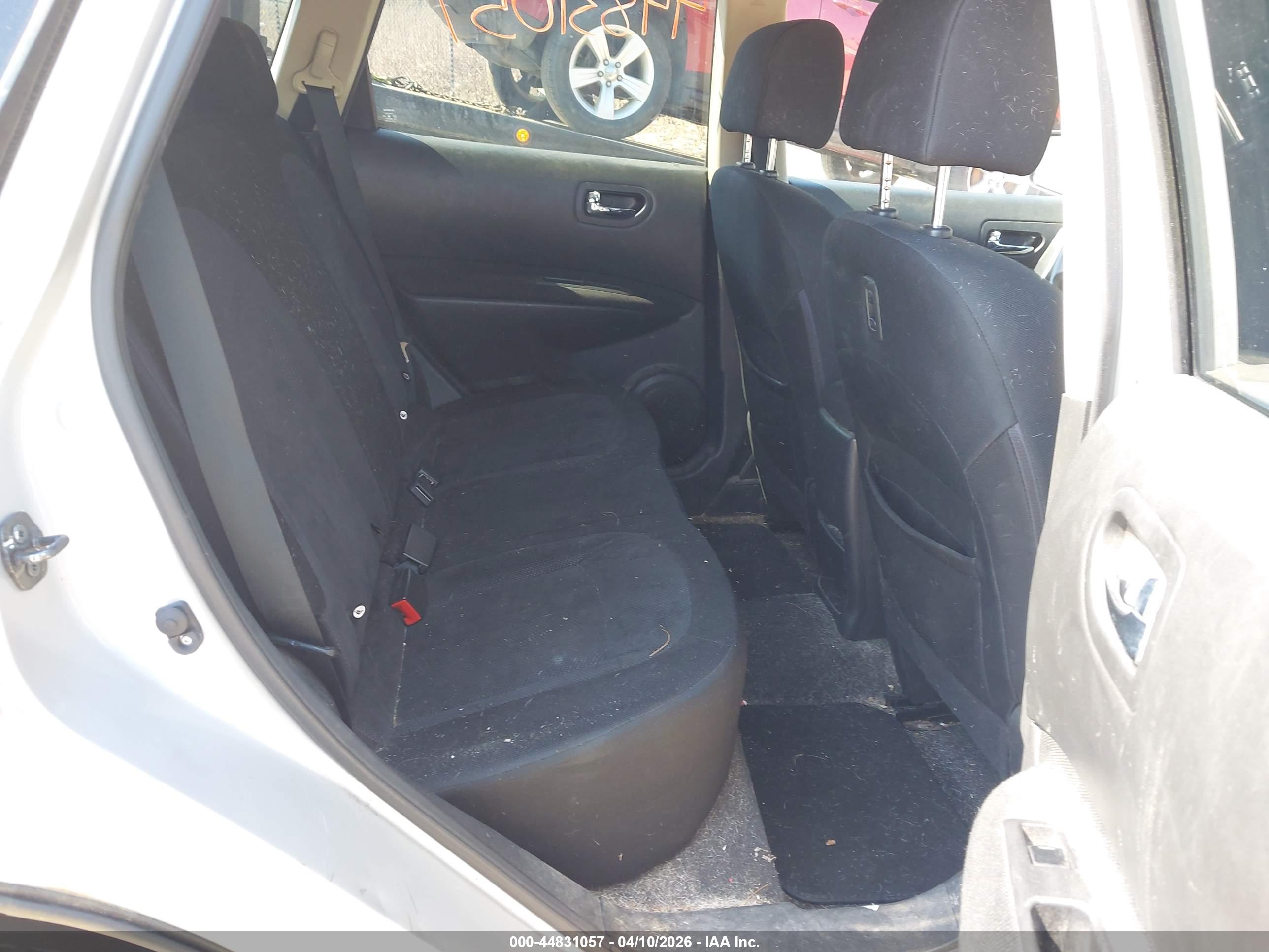 NISSAN ROGUE image 8