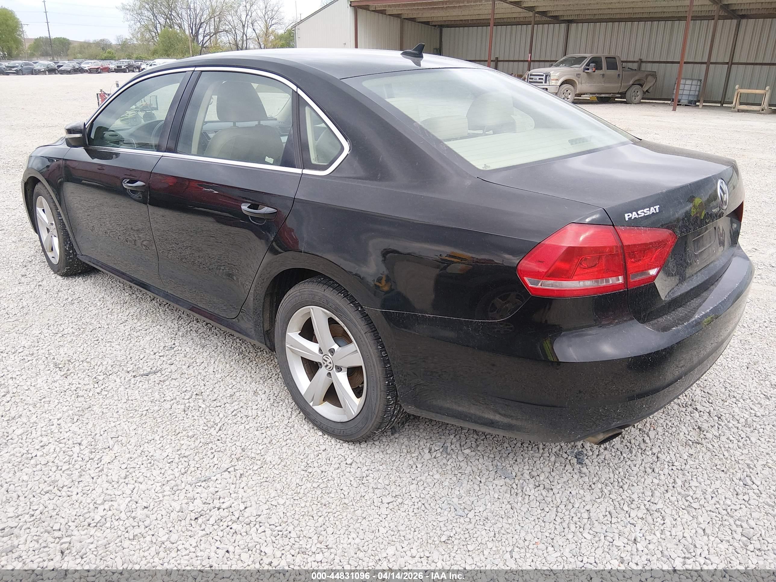 VOLKSWAGEN PASSAT image 3