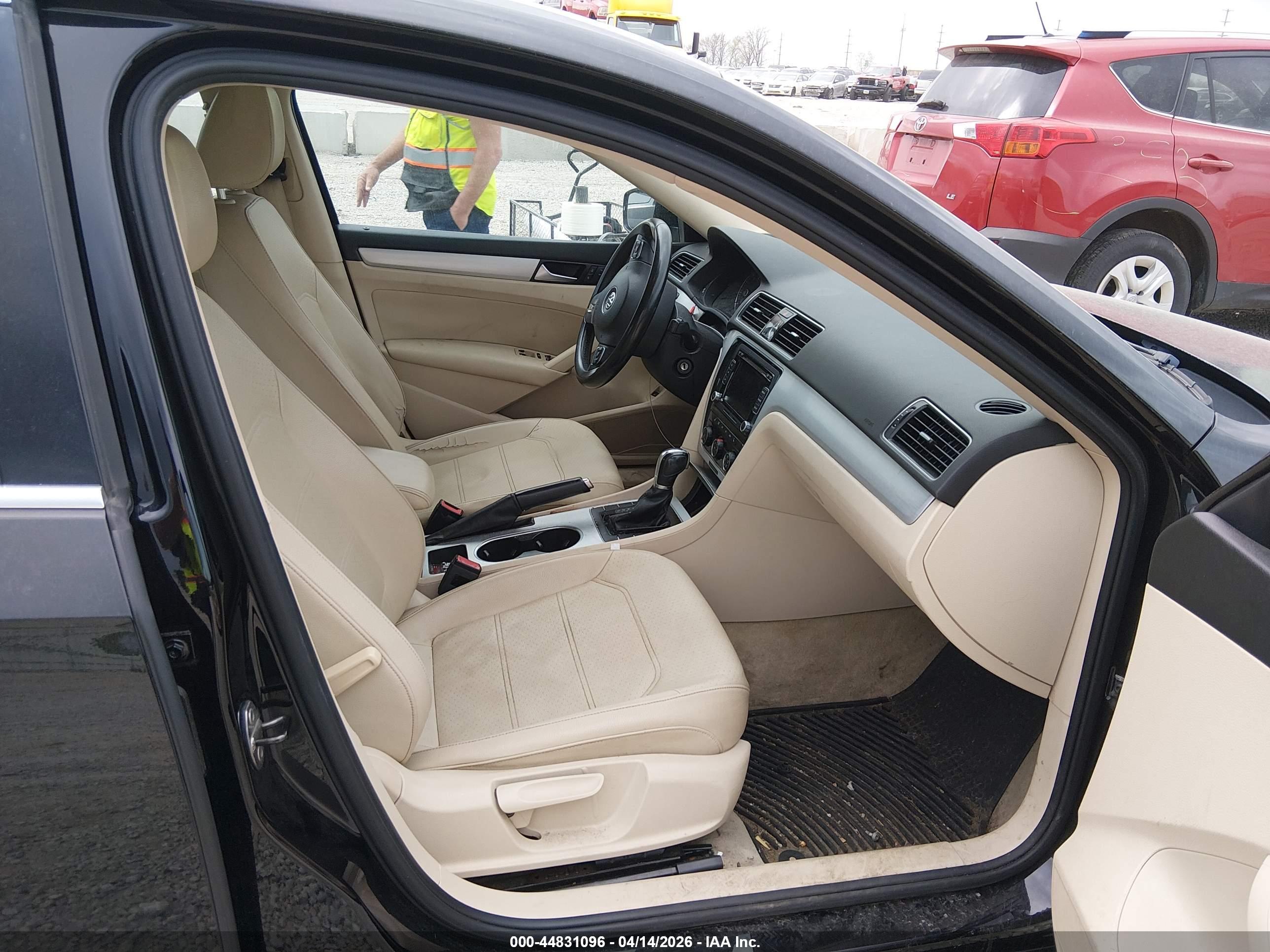 VOLKSWAGEN PASSAT image 5