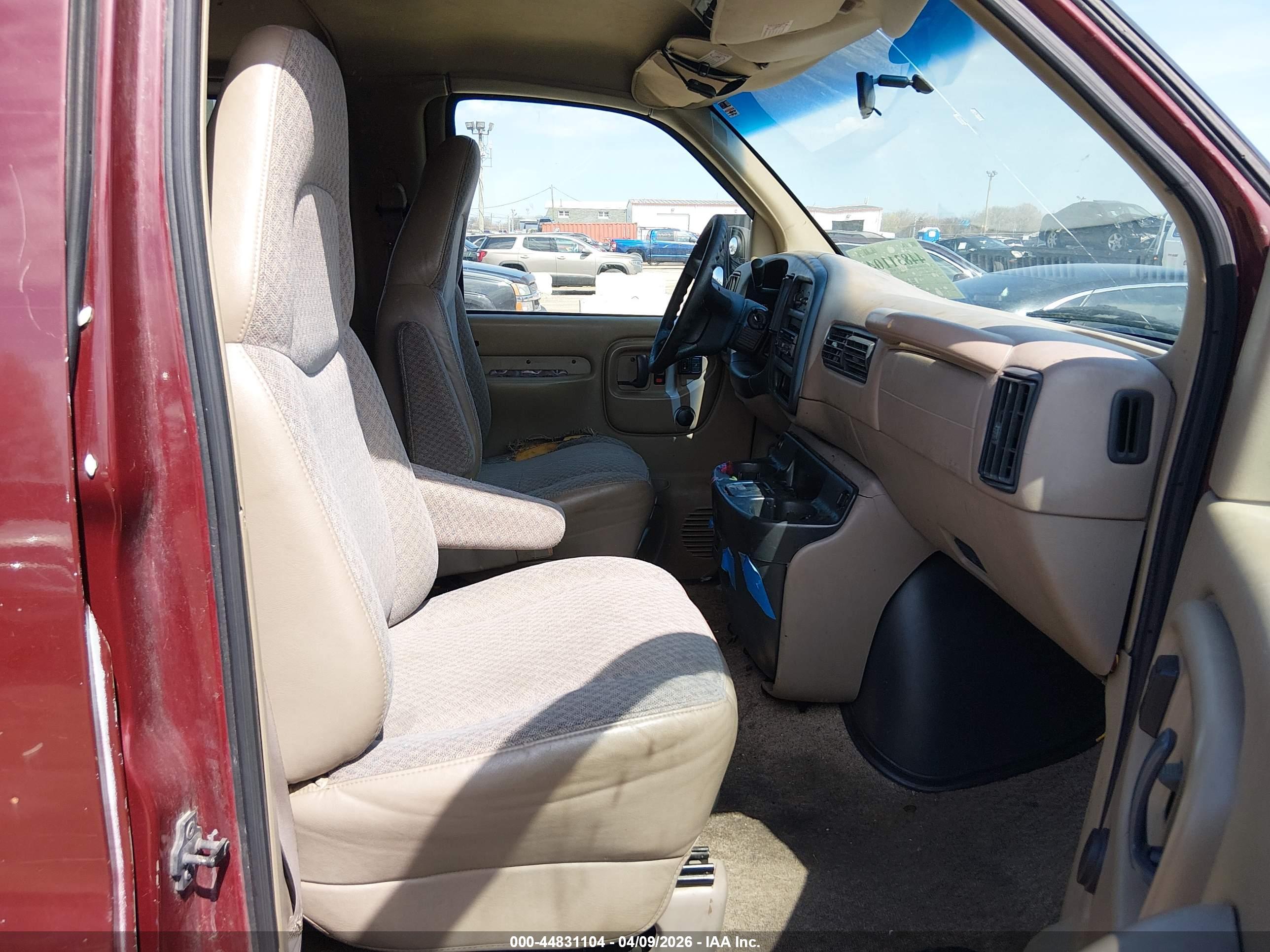 CHEVROLET EXPRESS image 5