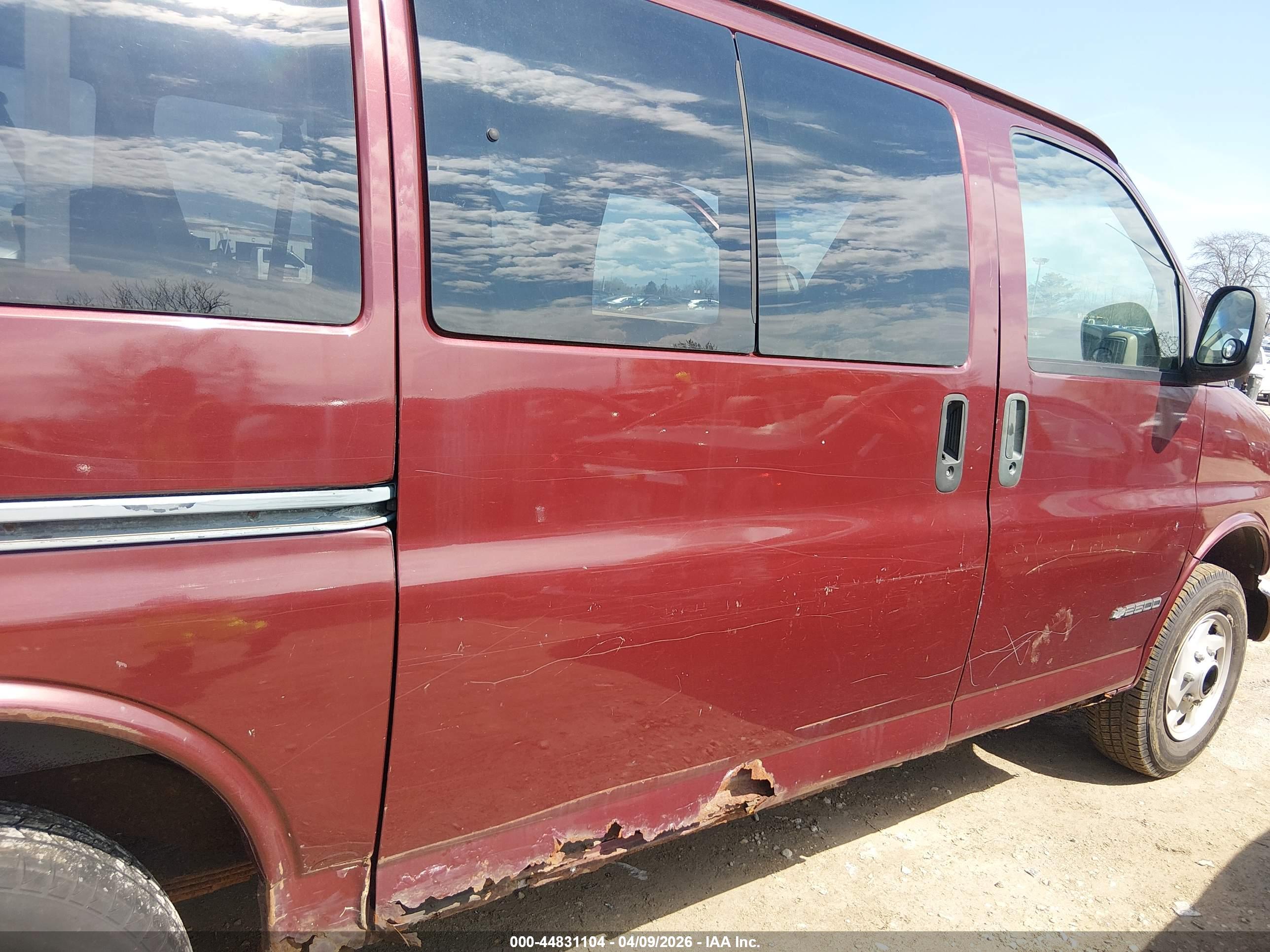 CHEVROLET EXPRESS image 6
