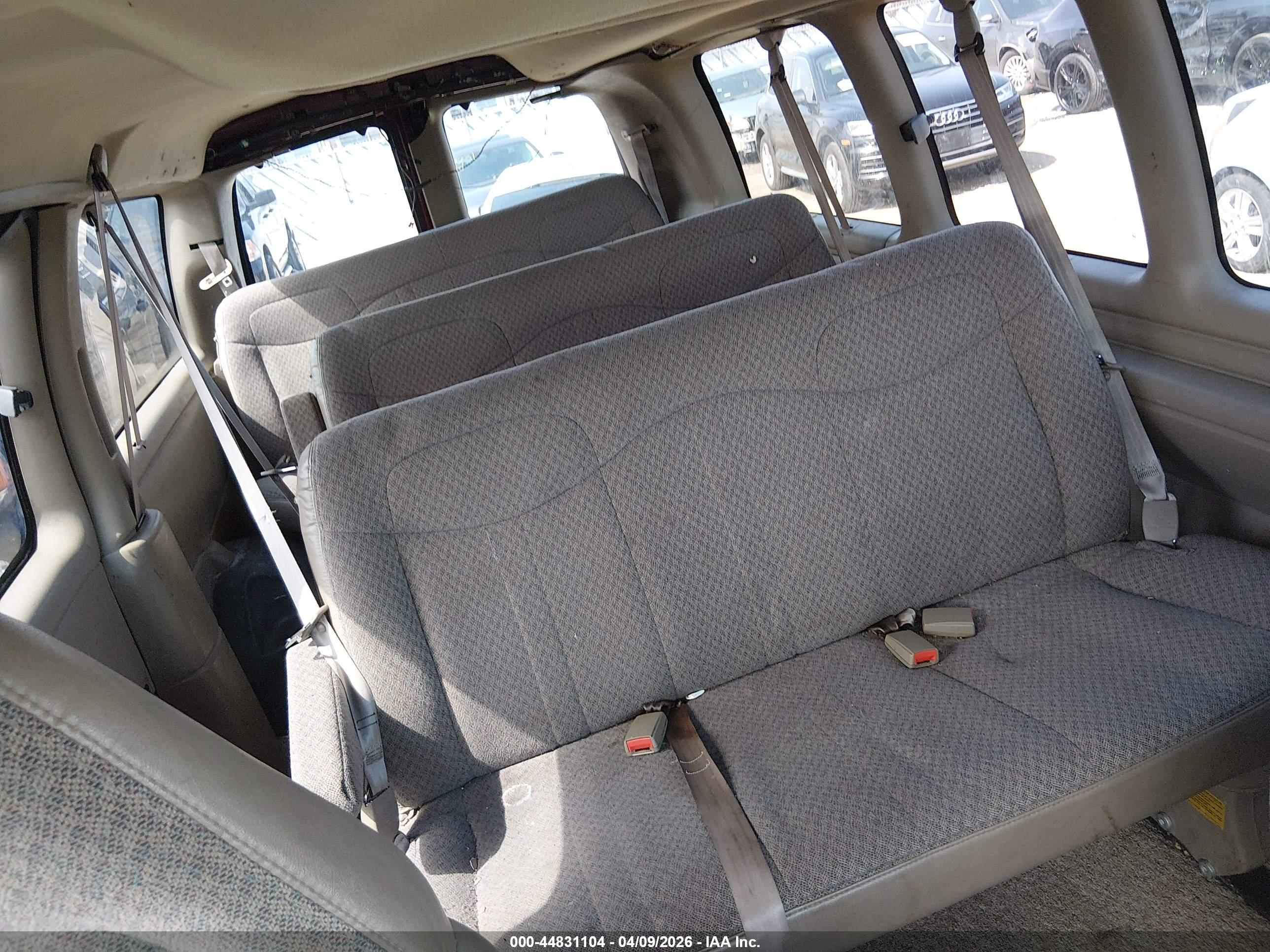 CHEVROLET EXPRESS image 8