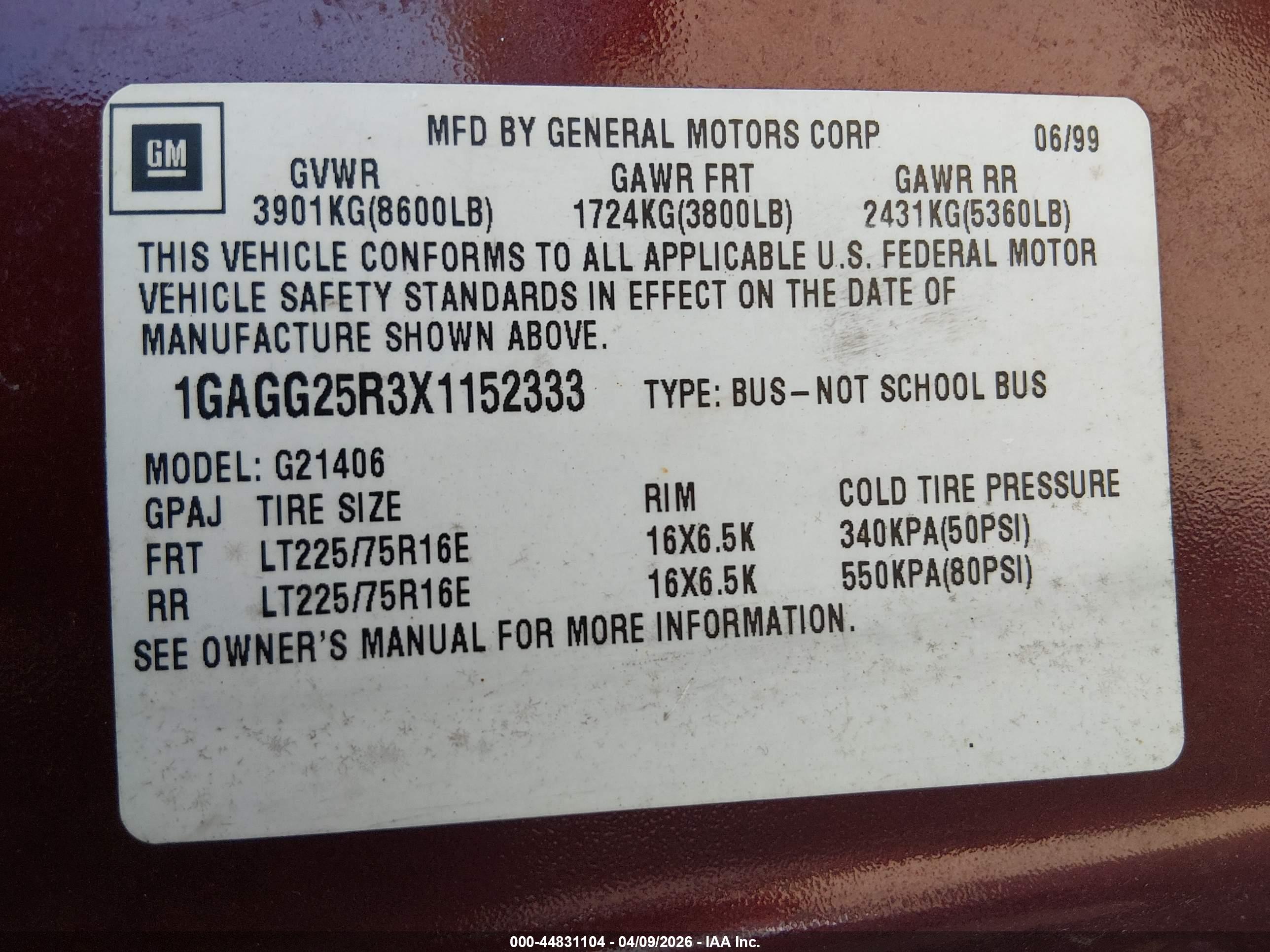 CHEVROLET EXPRESS image 9
