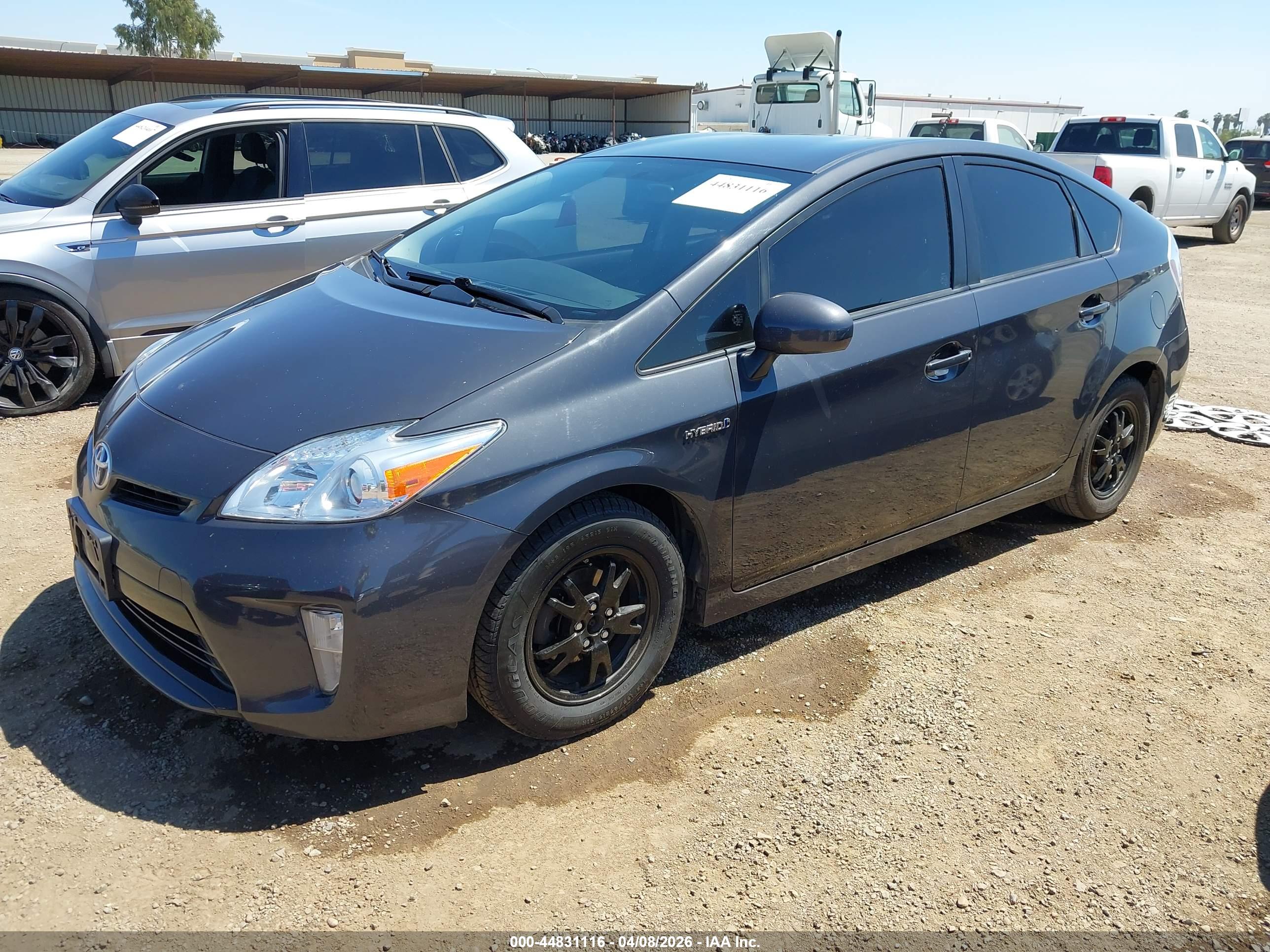 TOYOTA PRIUS image 2