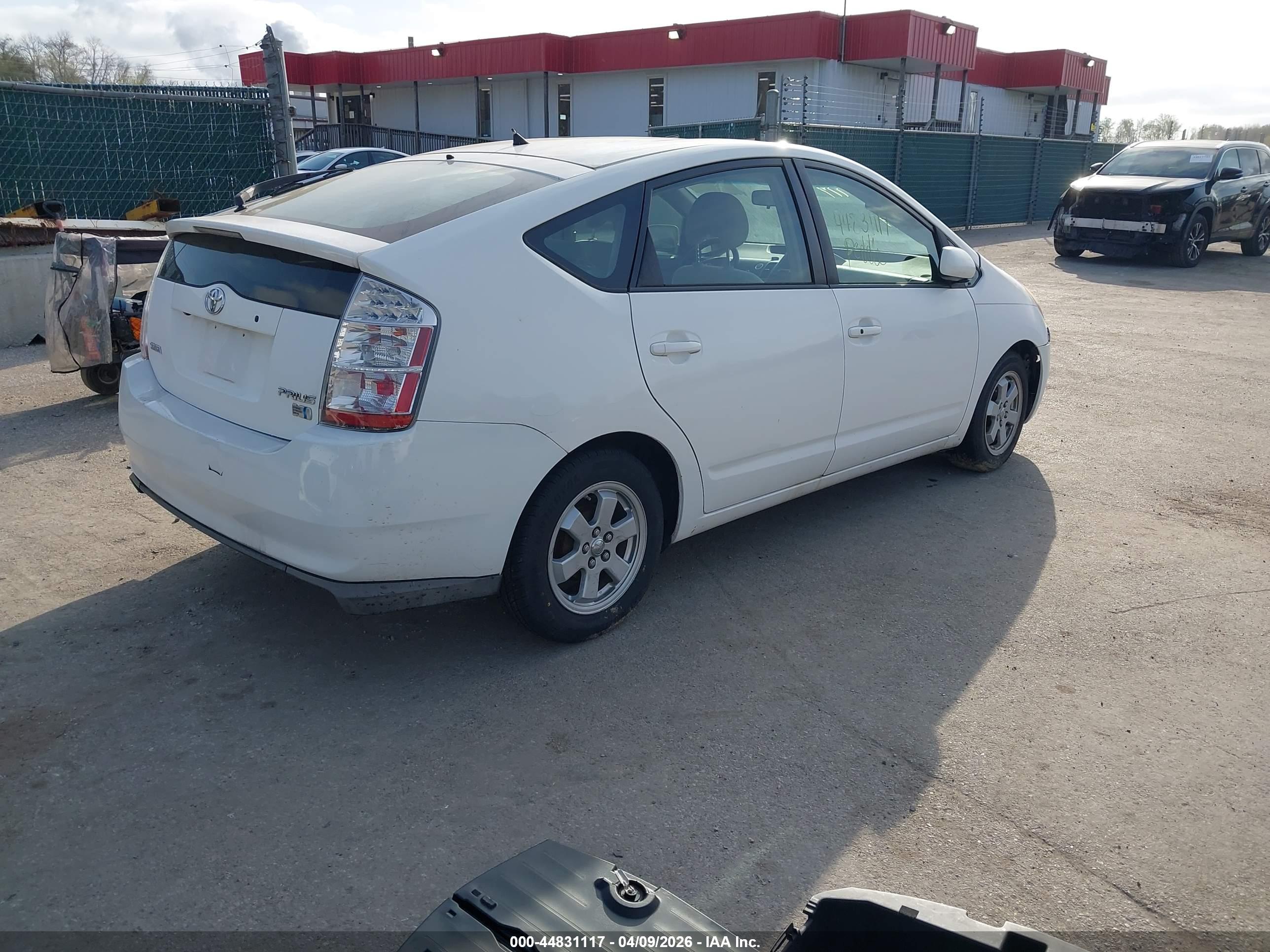 TOYOTA PRIUS image 4
