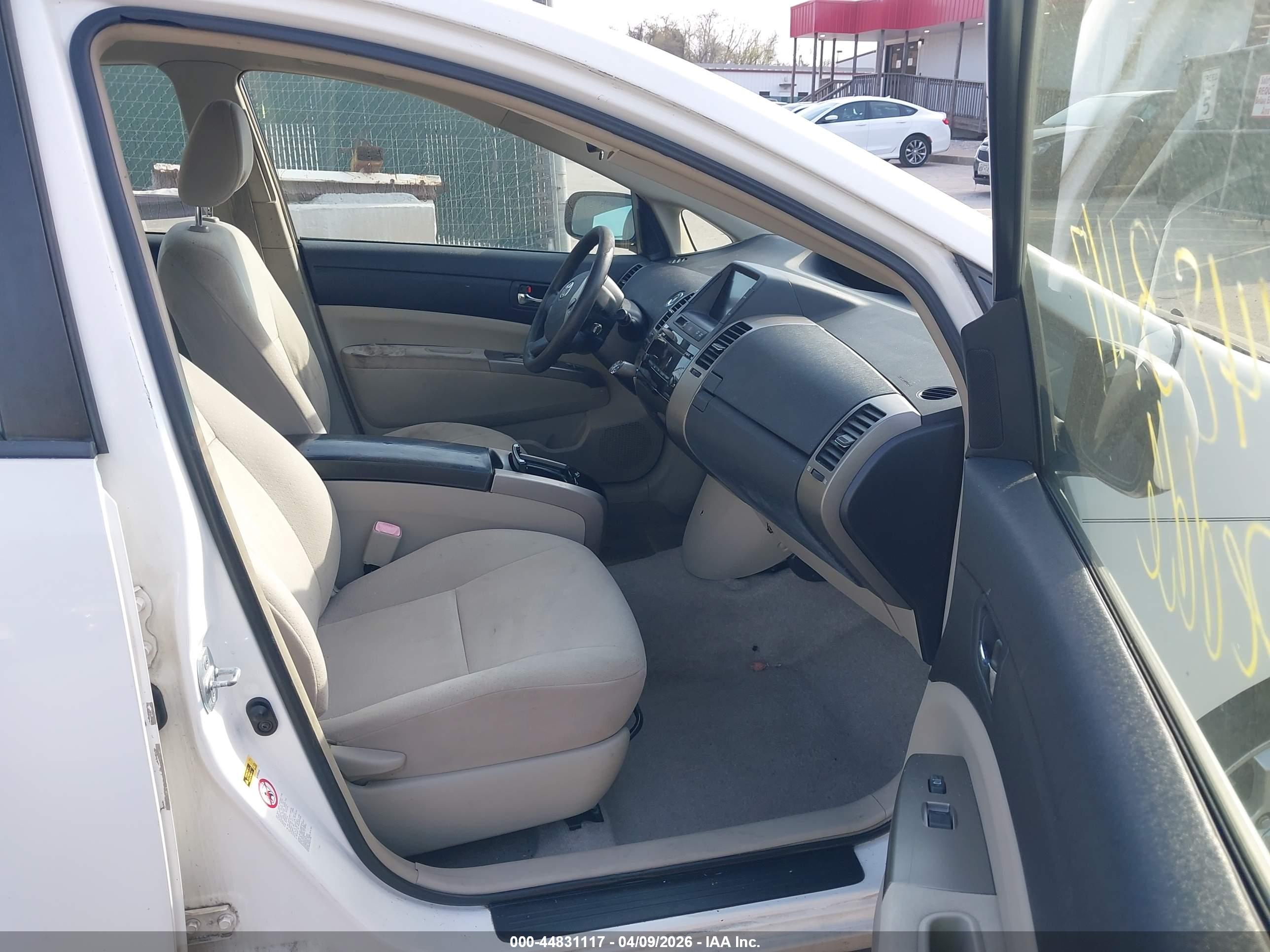 TOYOTA PRIUS image 5