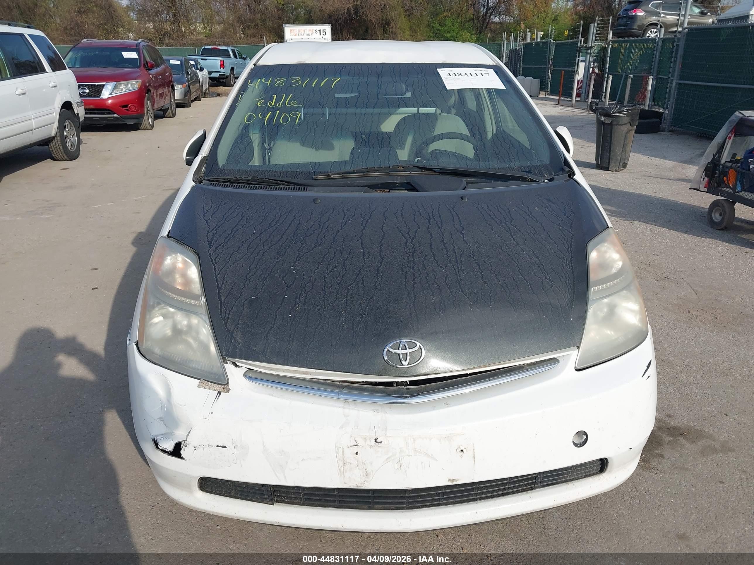 TOYOTA PRIUS image 6