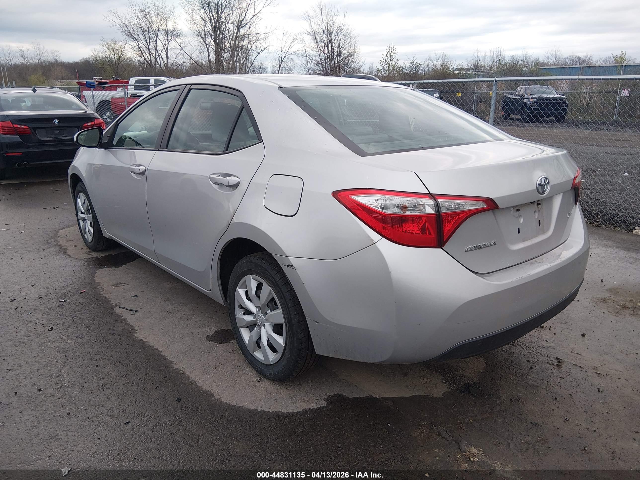 TOYOTA COROLLA image 3
