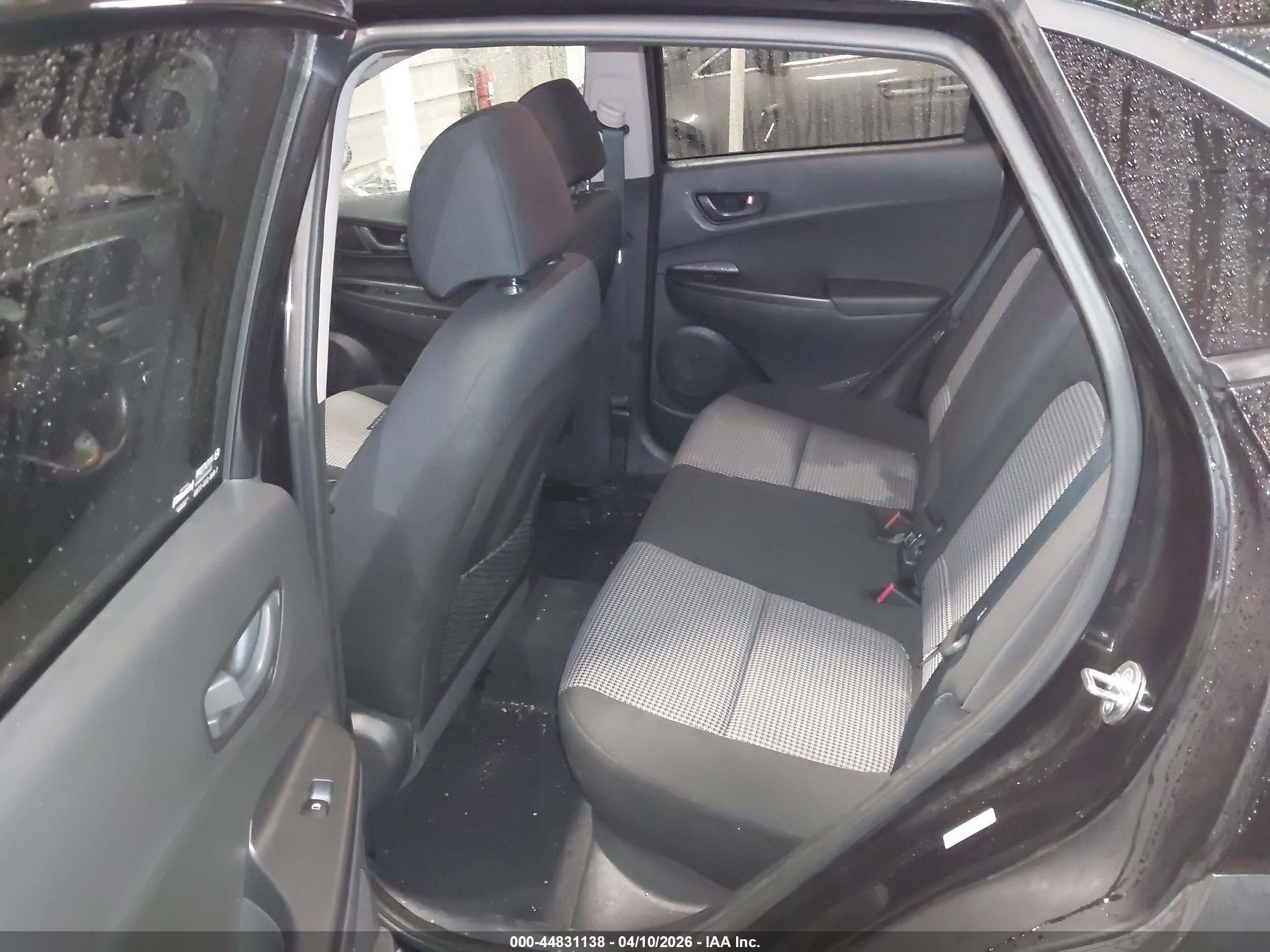 HYUNDAI KONA image 8