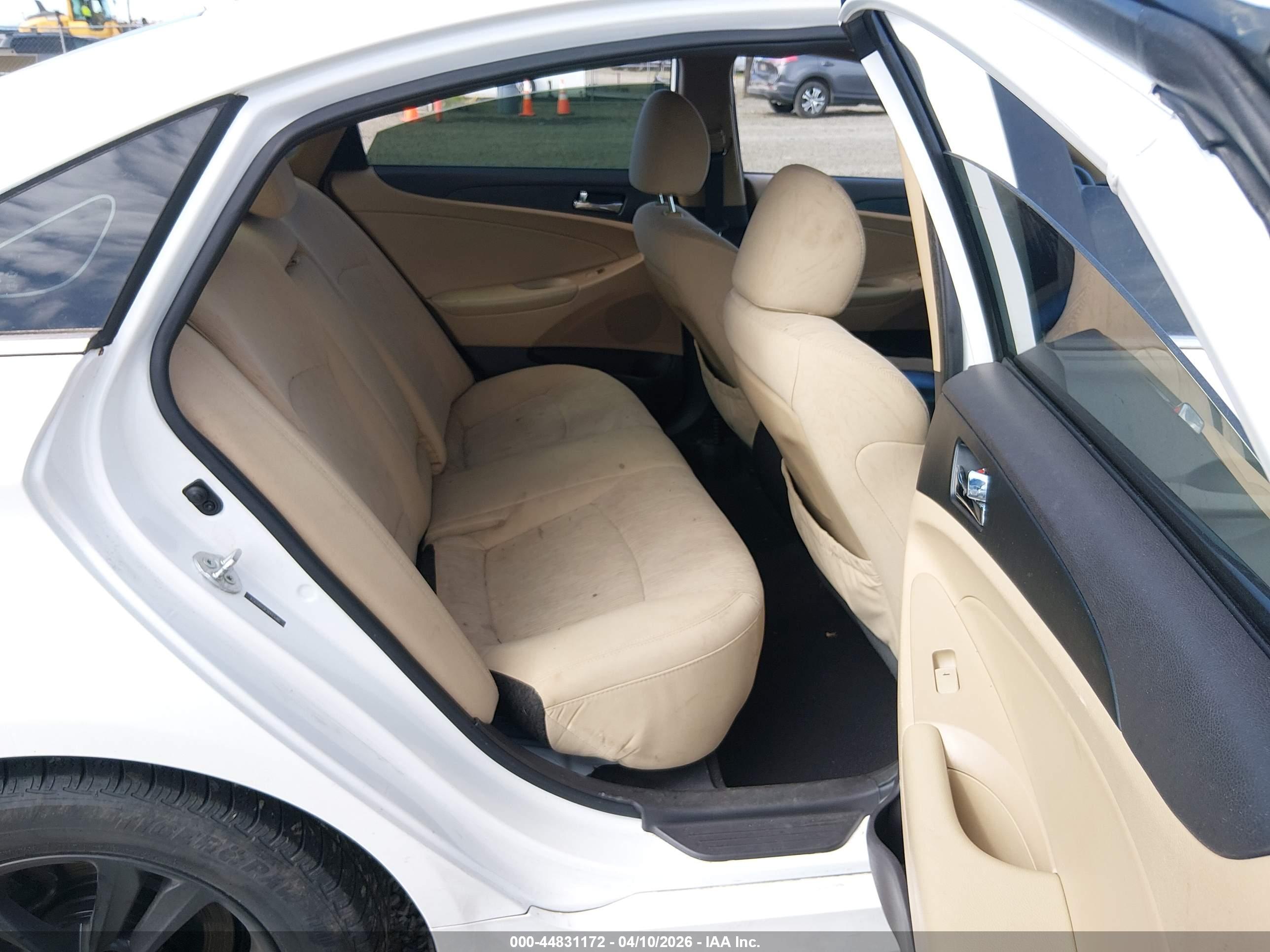 HYUNDAI SONATA image 8