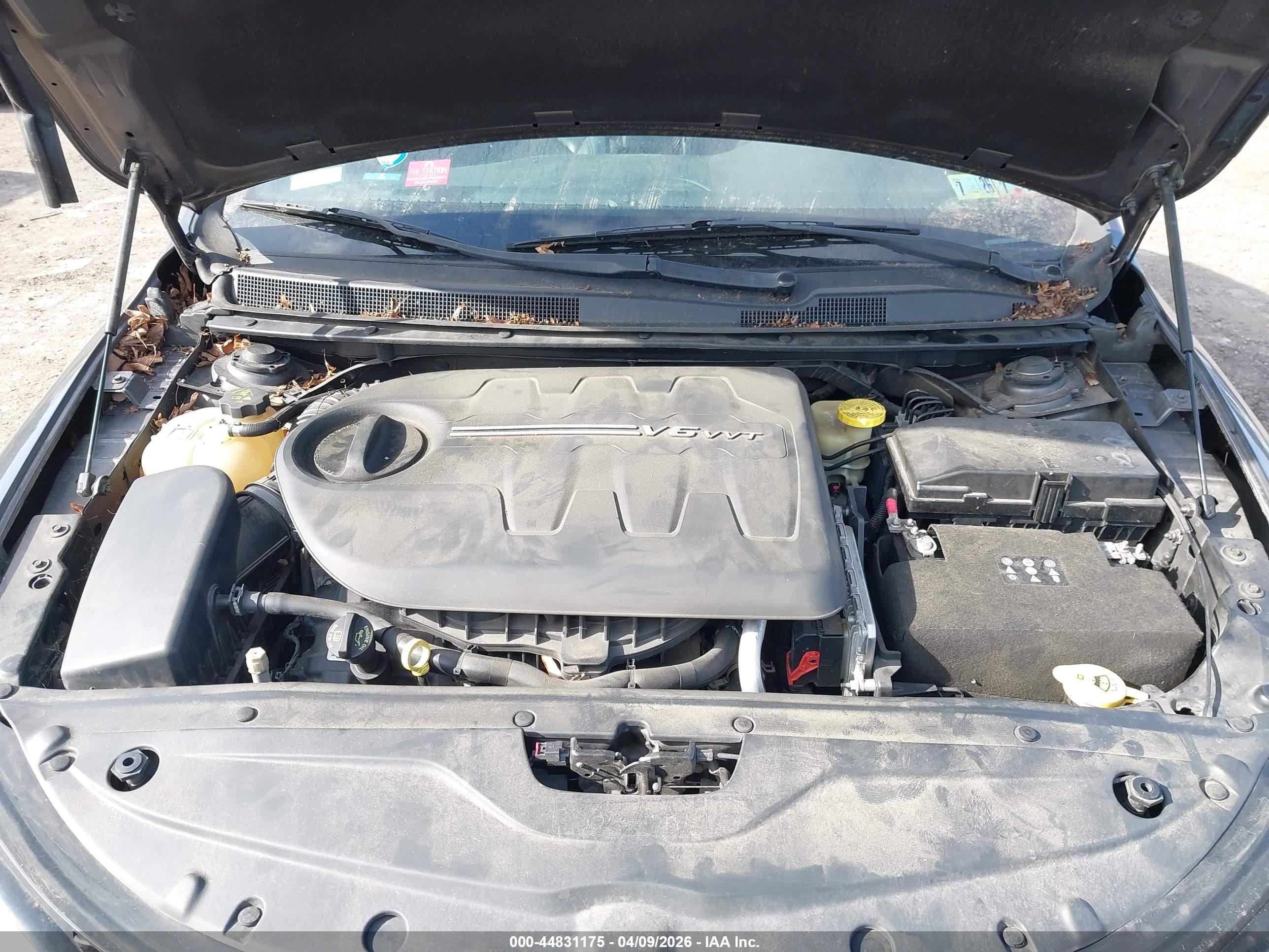 CHRYSLER 200 image 10