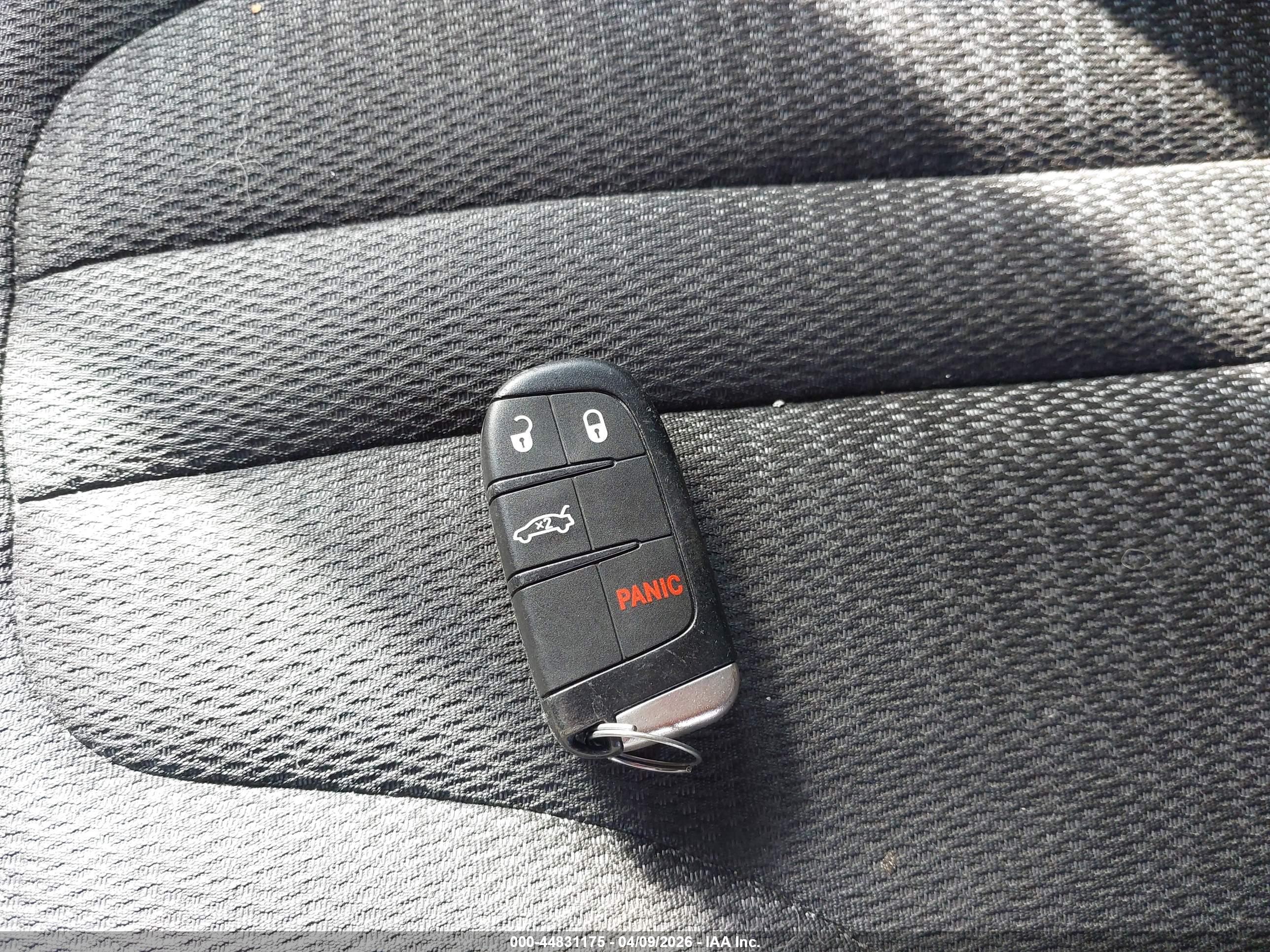 CHRYSLER 200 image 11
