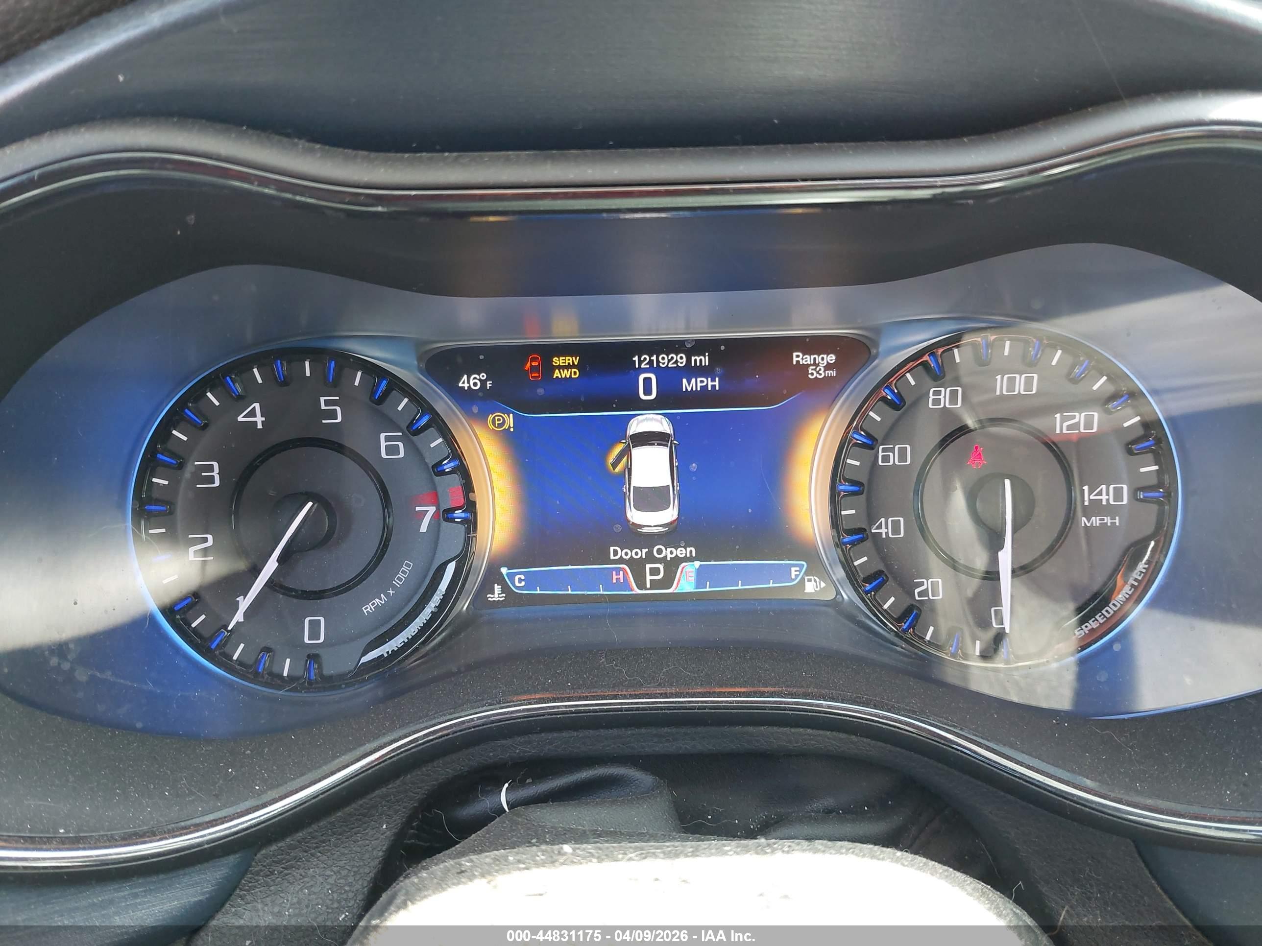 CHRYSLER 200 image 7