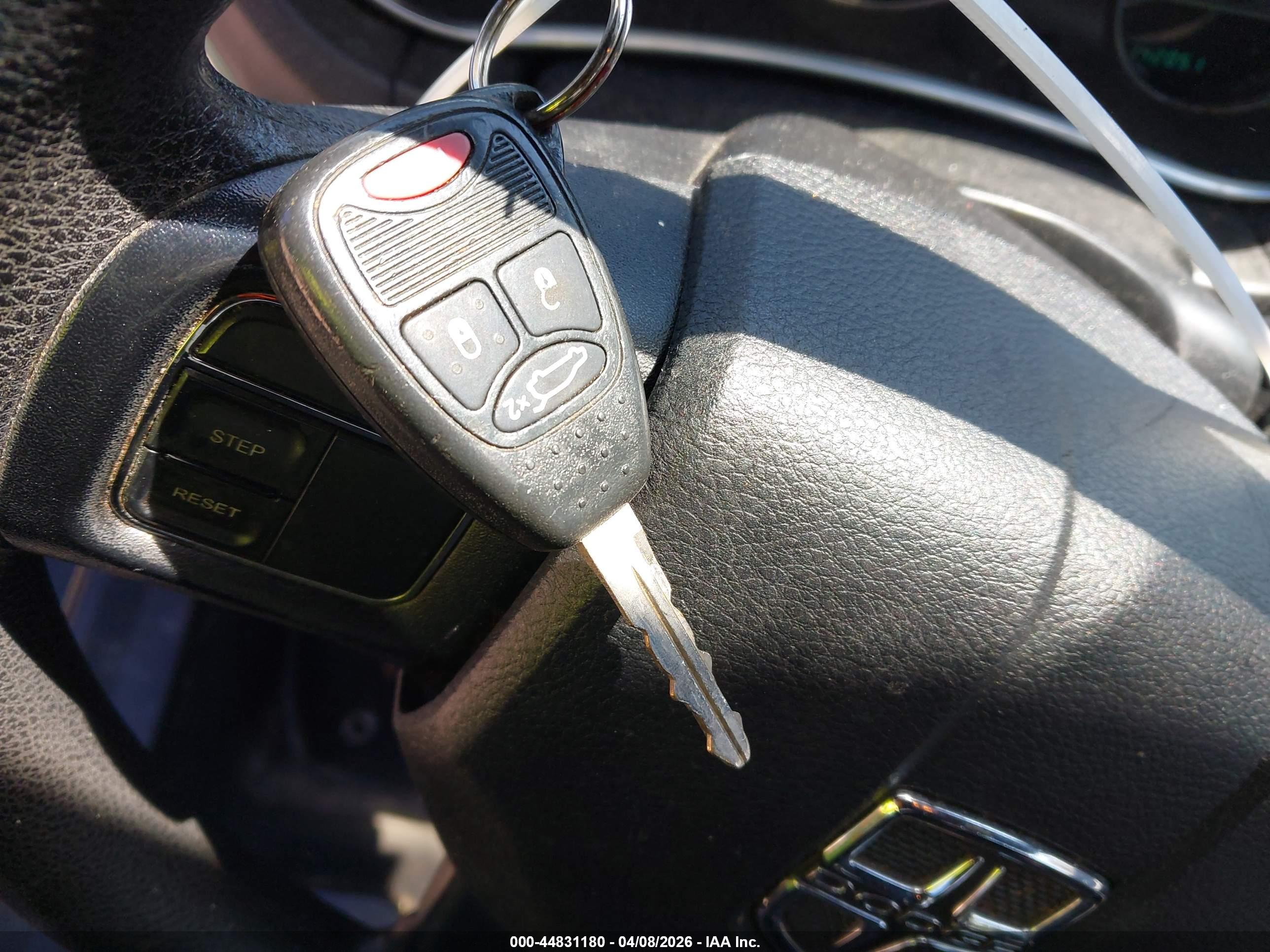 DODGE AVENGER image 11