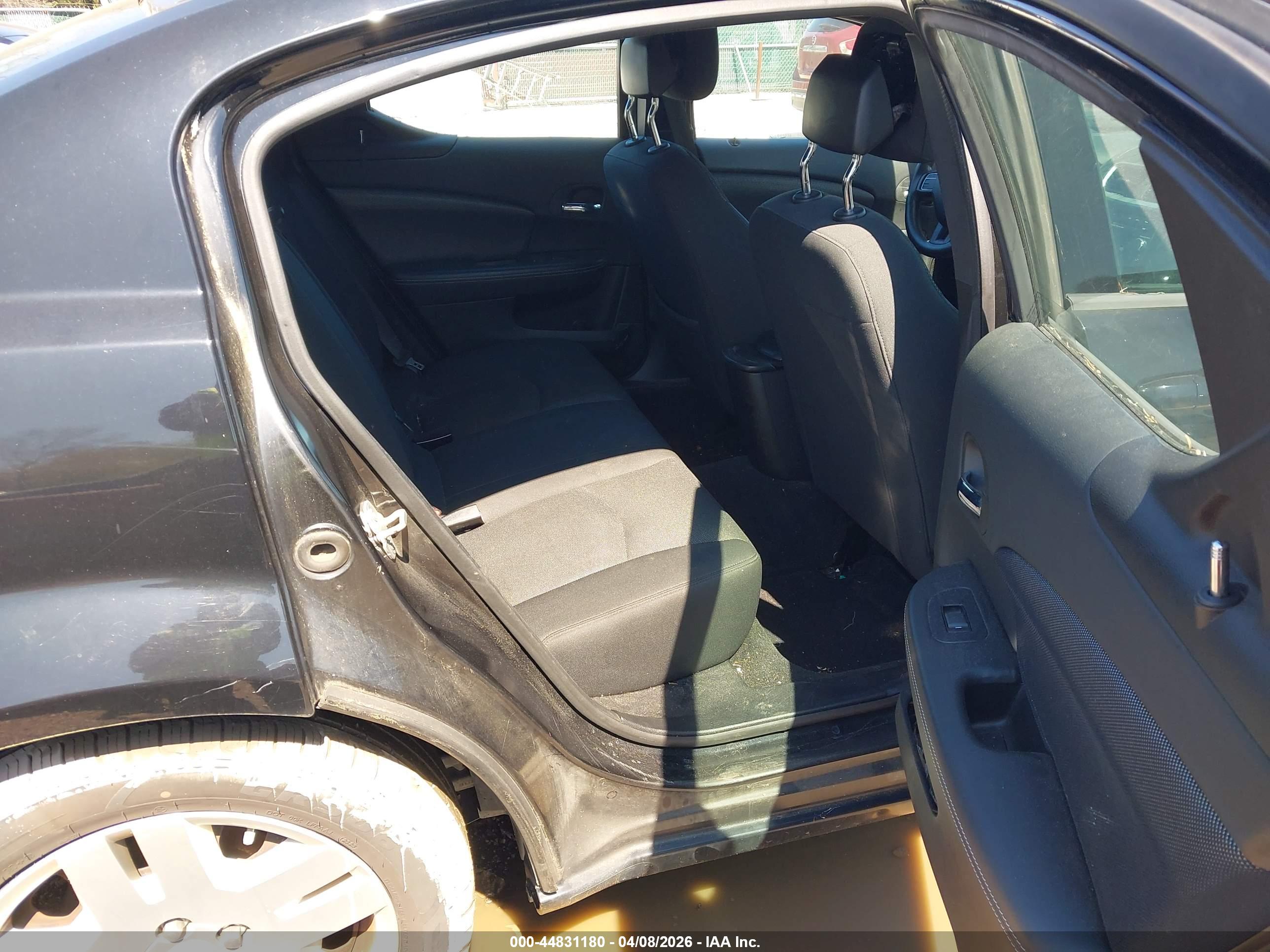 DODGE AVENGER image 8