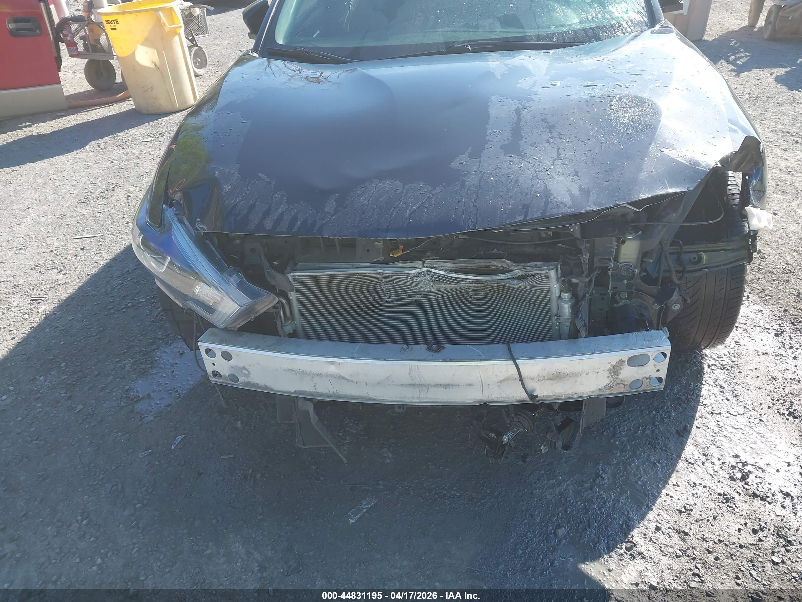 NISSAN MAXIMA image 6