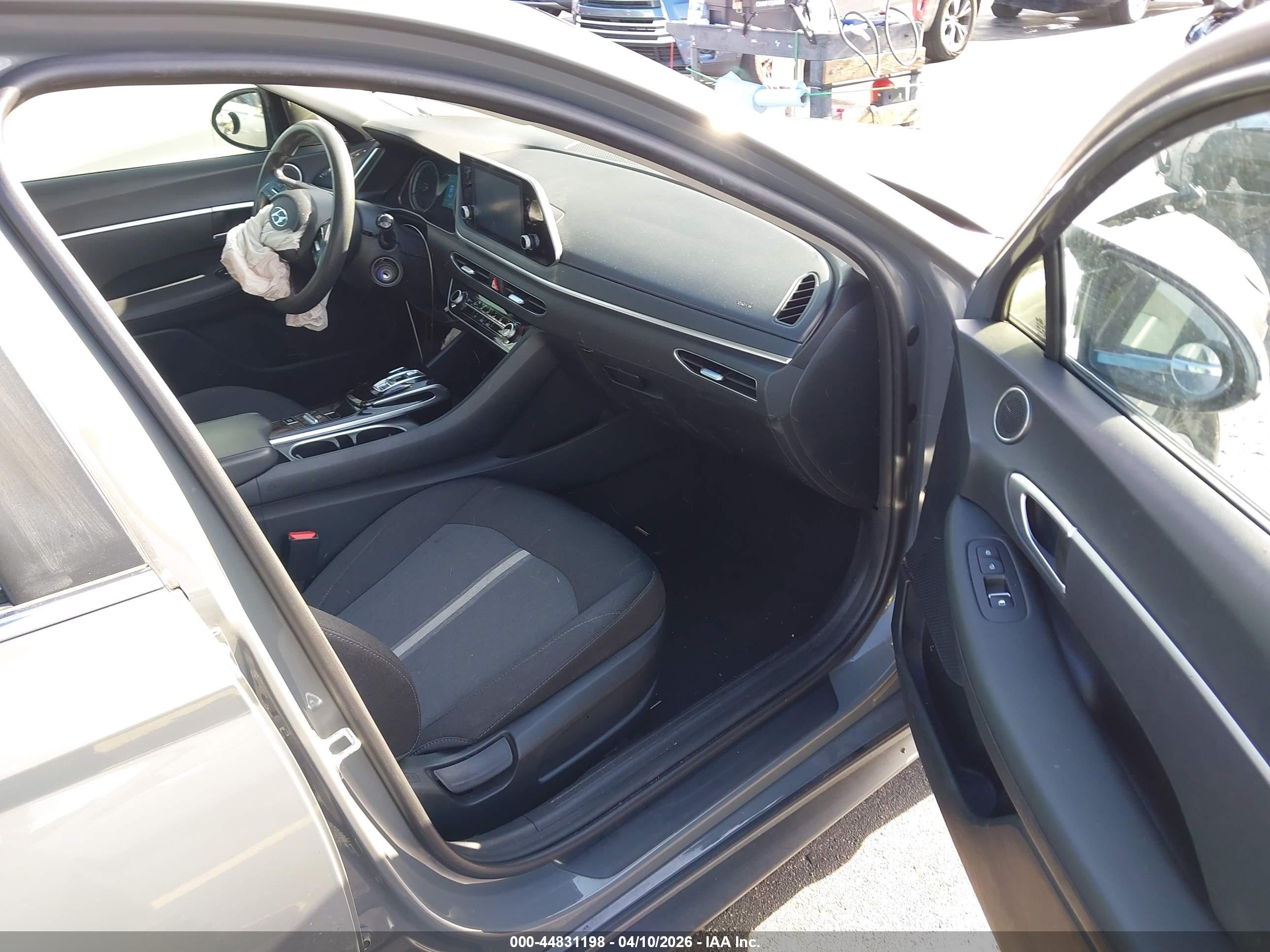 HYUNDAI SONATA image 5