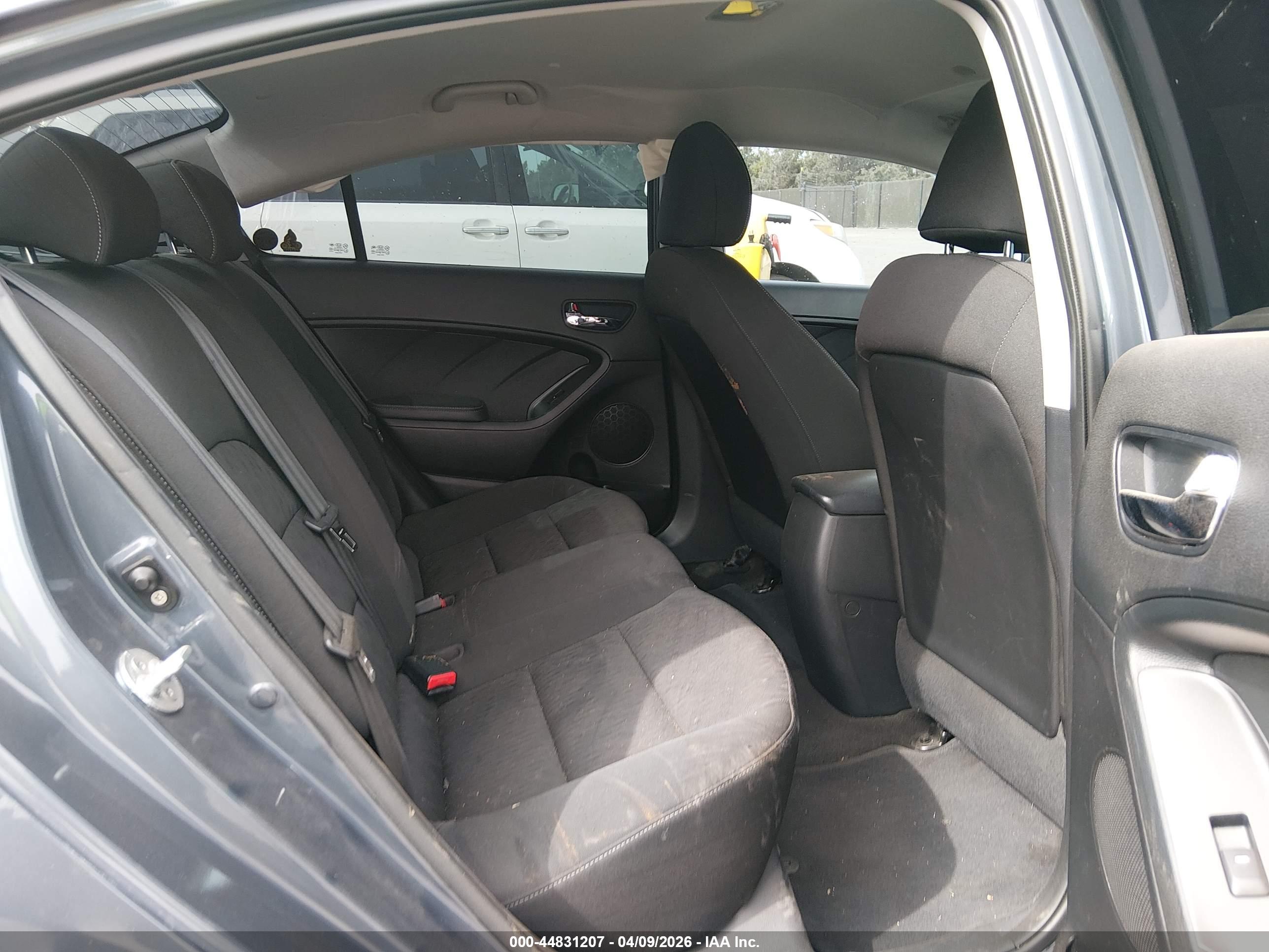 KIA FORTE image 8