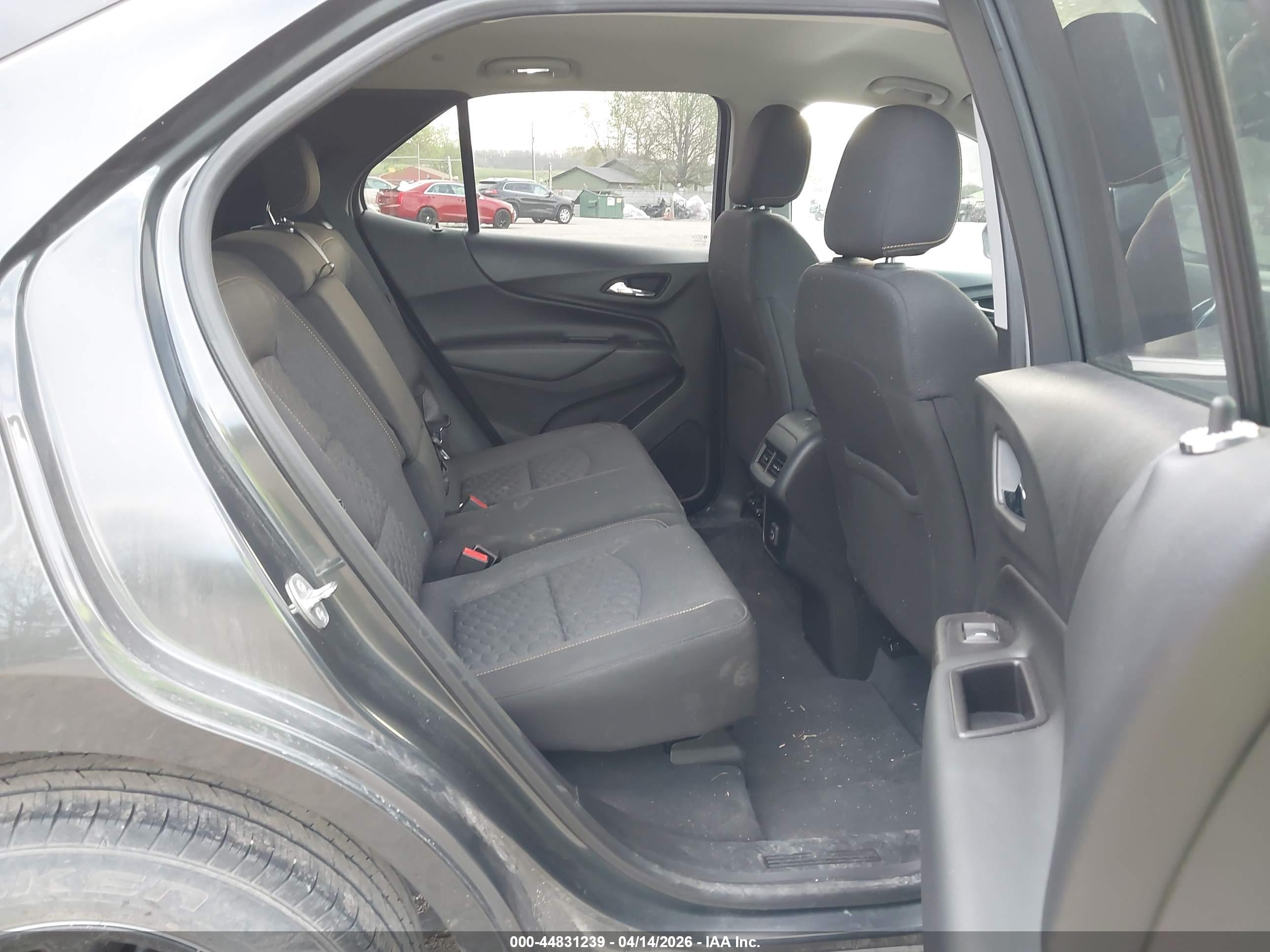 CHEVROLET EQUINOX image 8