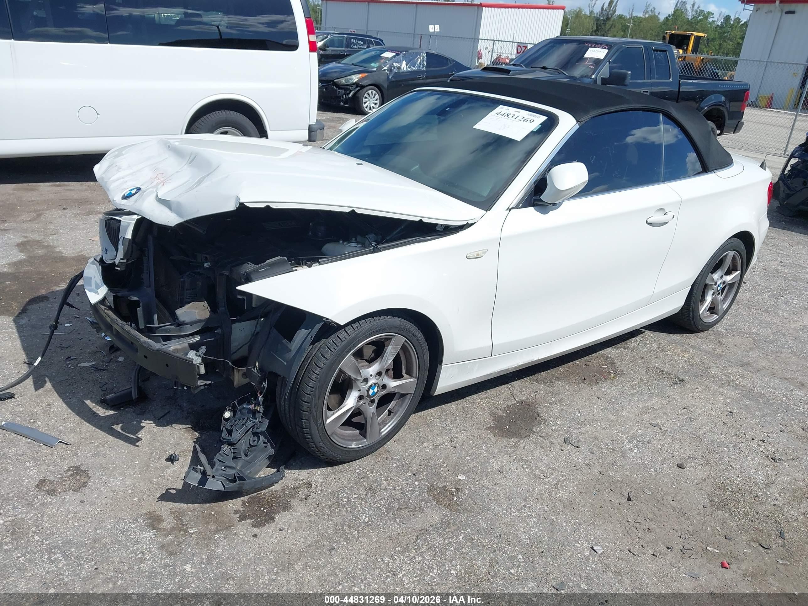 BMW 128I image 2