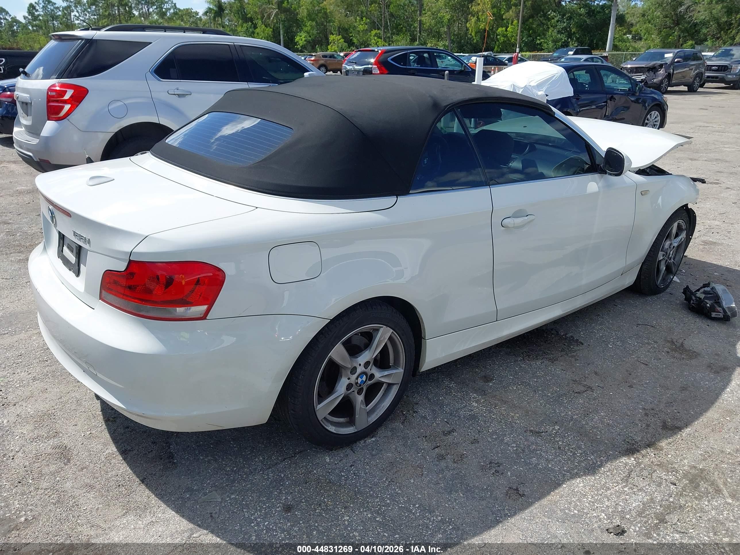 BMW 128I image 4