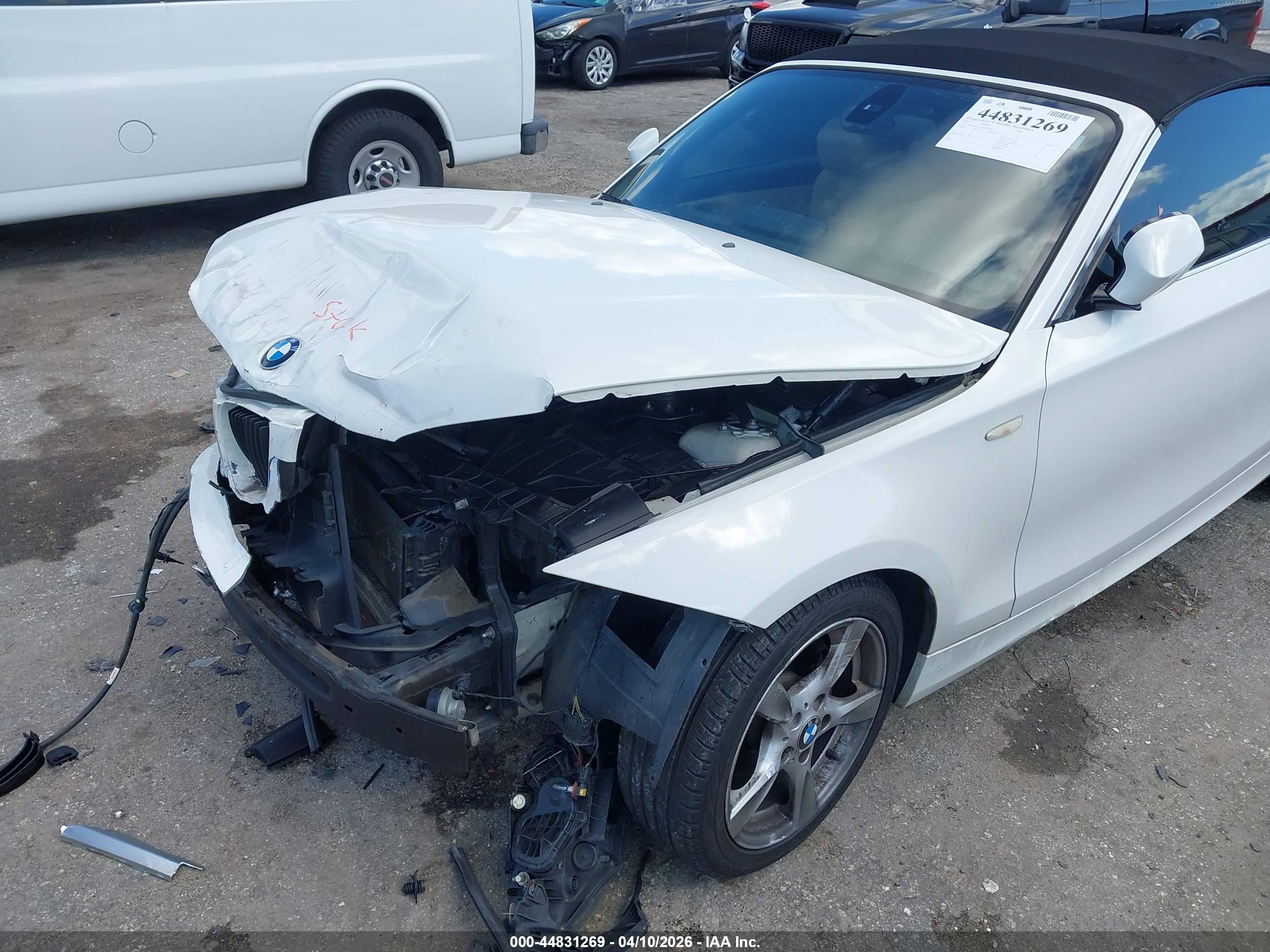 BMW 128I image 6