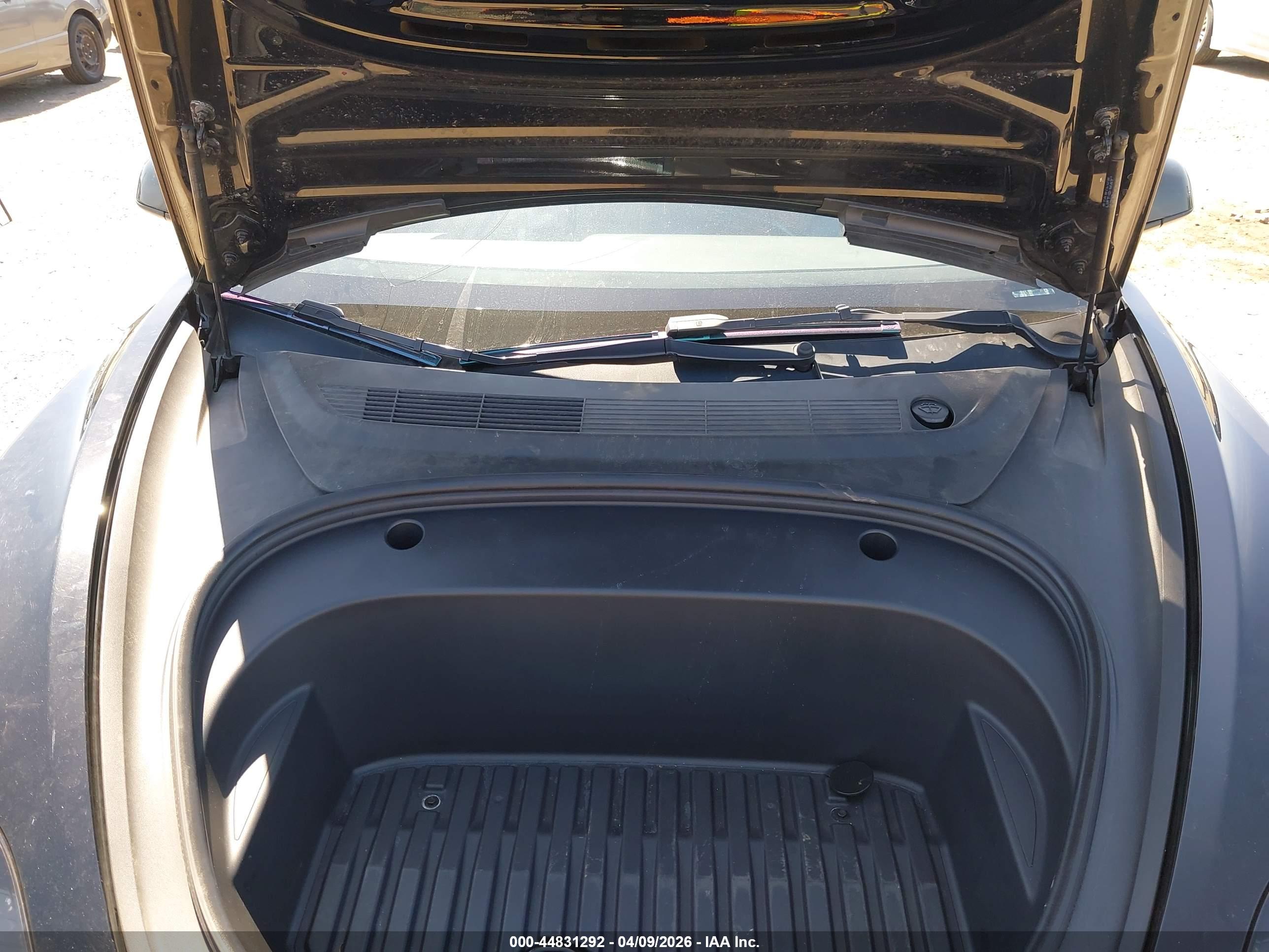 TESLA MODEL image 10