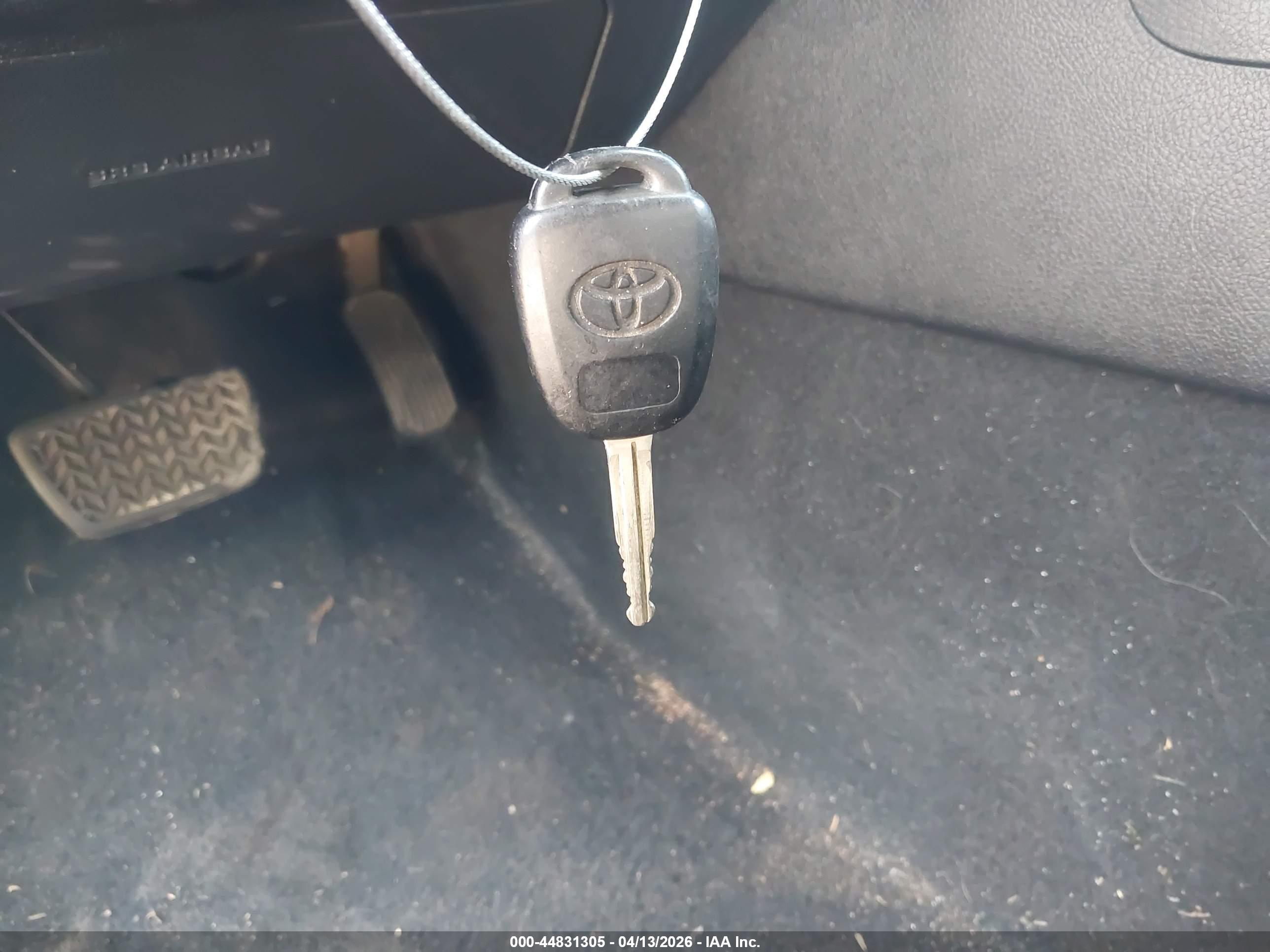 TOYOTA CAMRY image 11