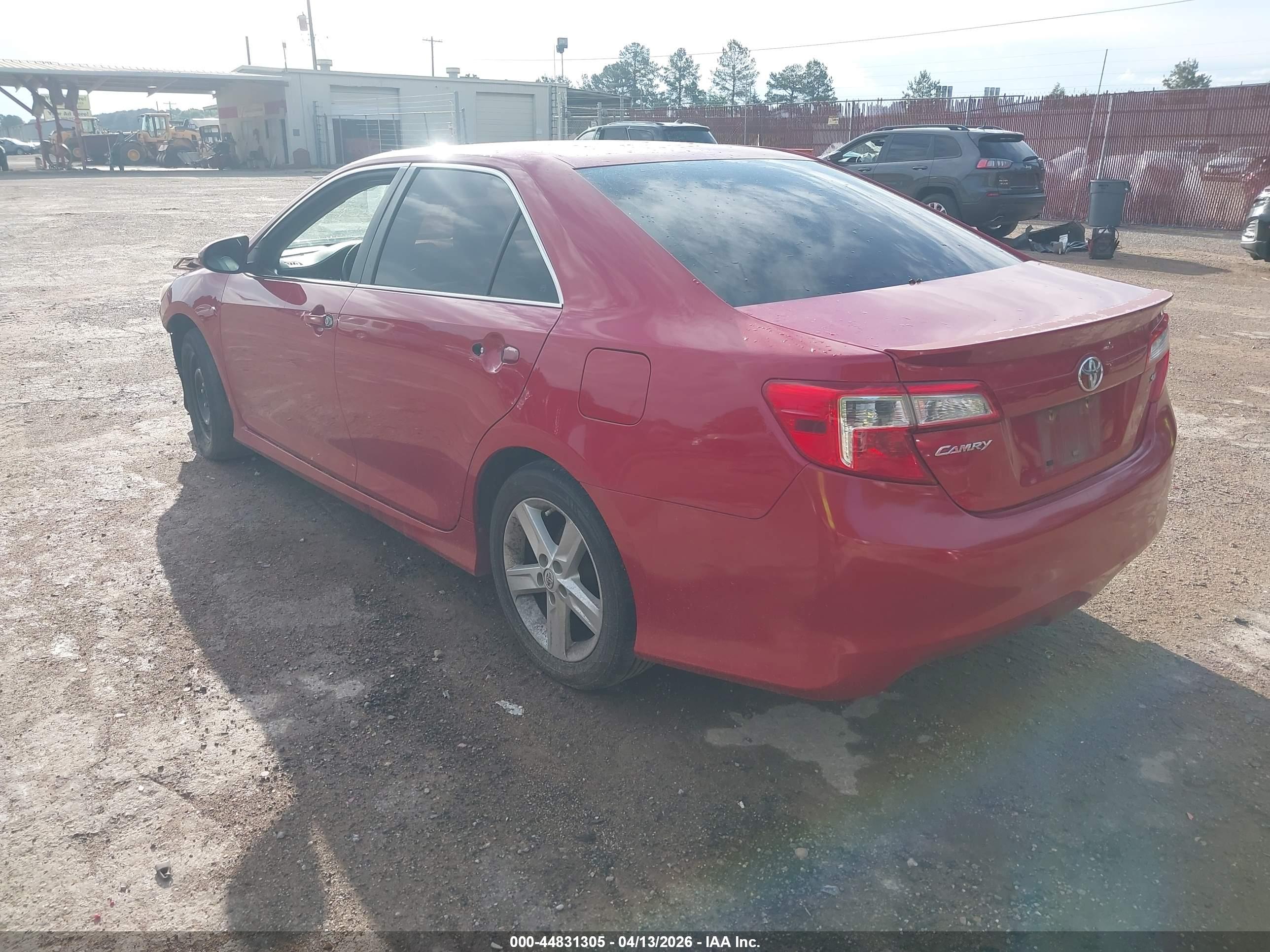 TOYOTA CAMRY image 3