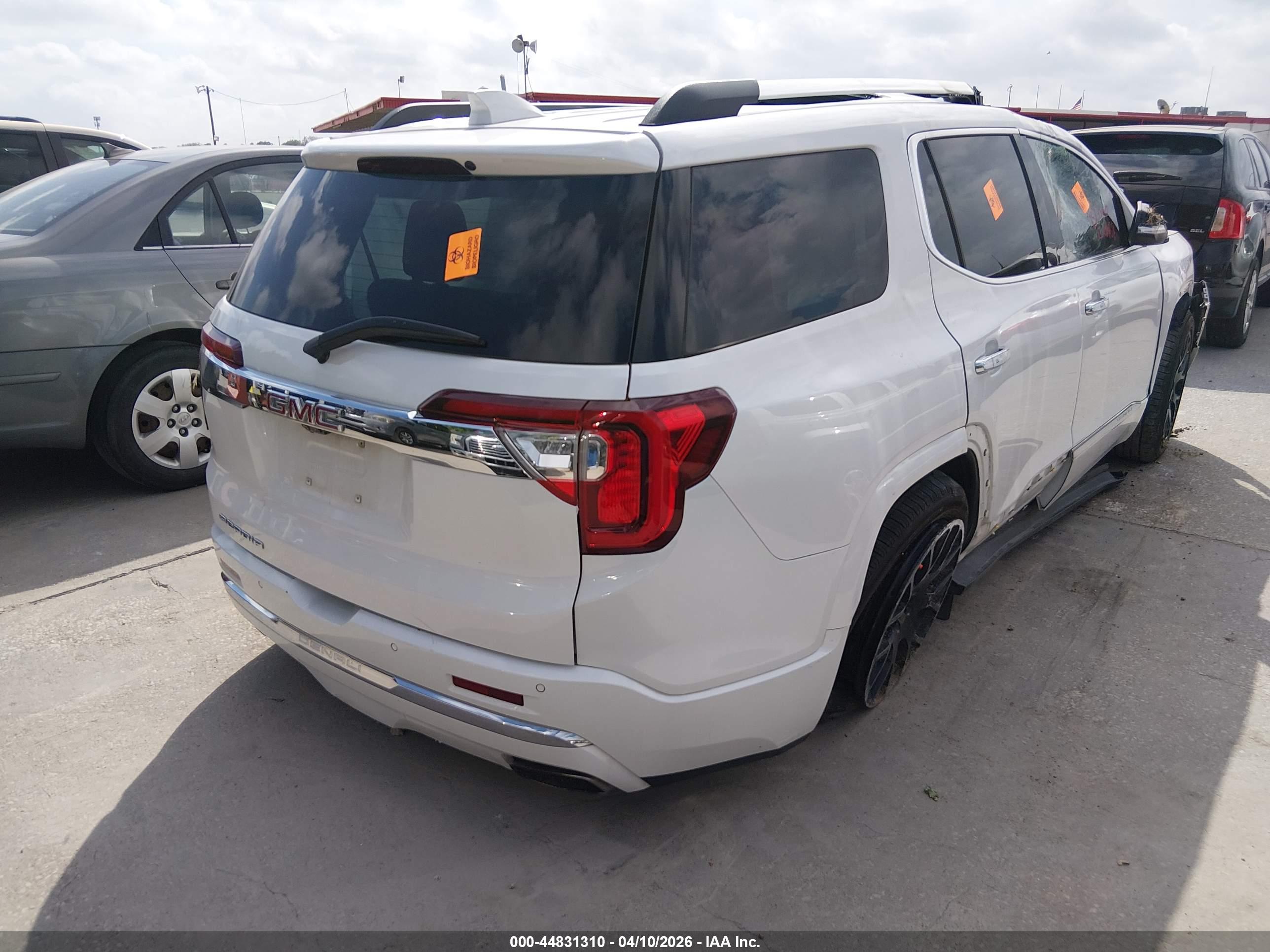 GMC ACADIA image 4