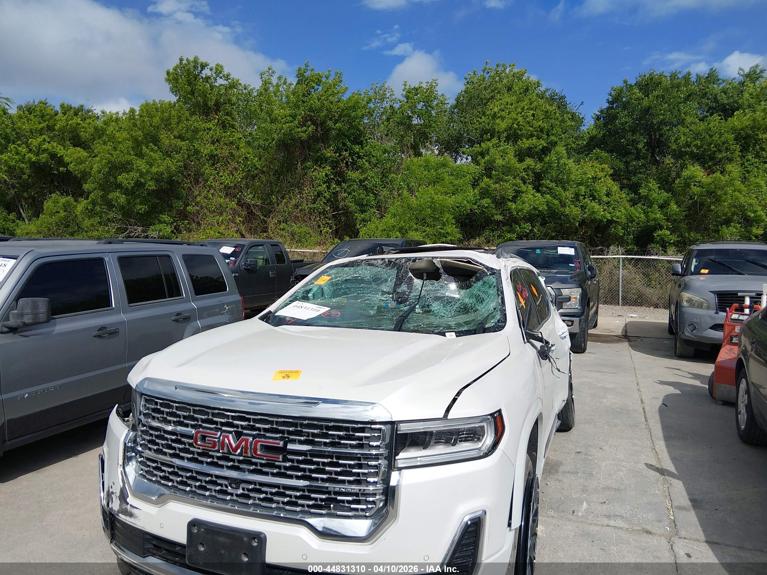 GMC ACADIA image 6