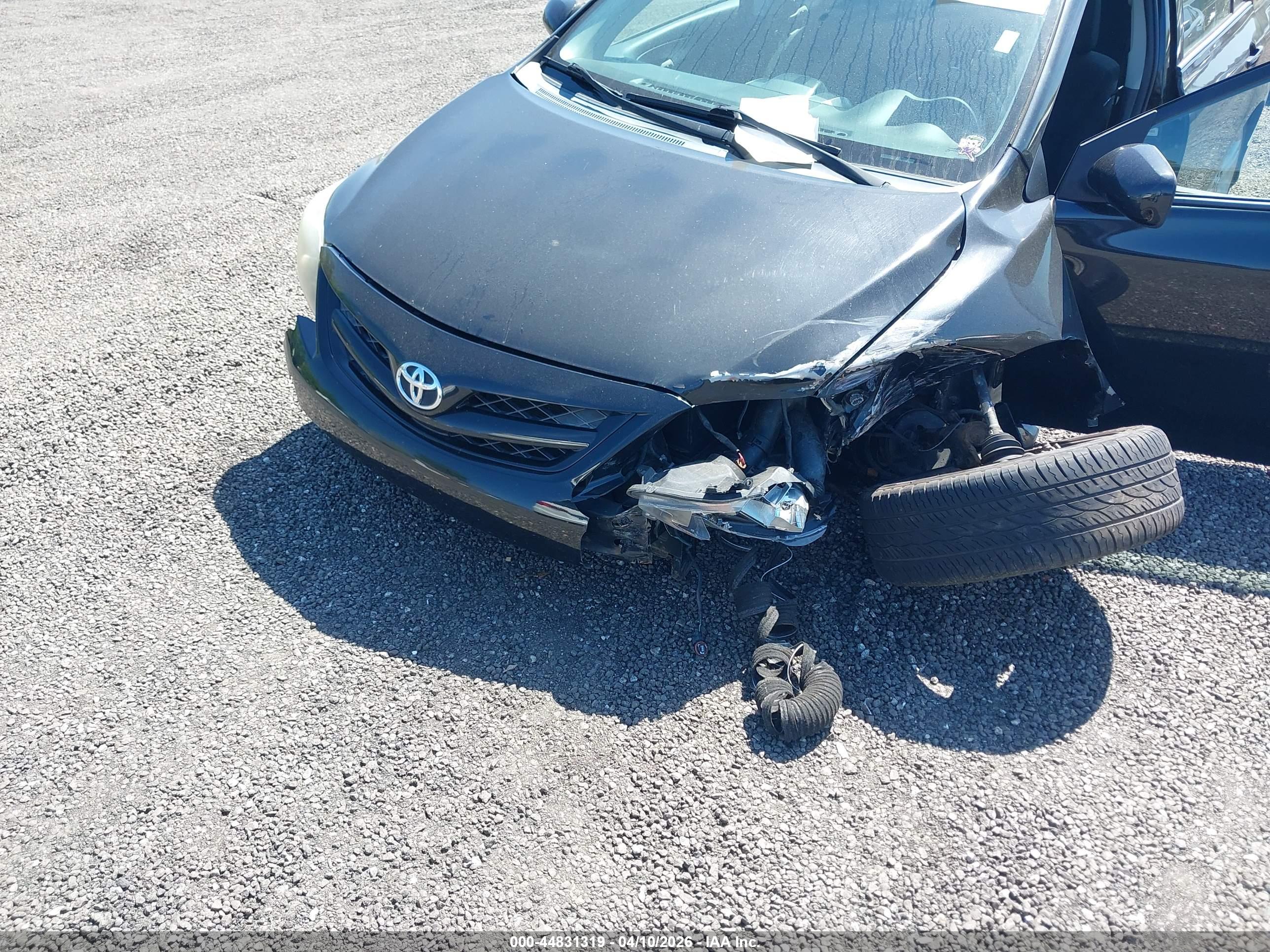 TOYOTA COROLLA image 6