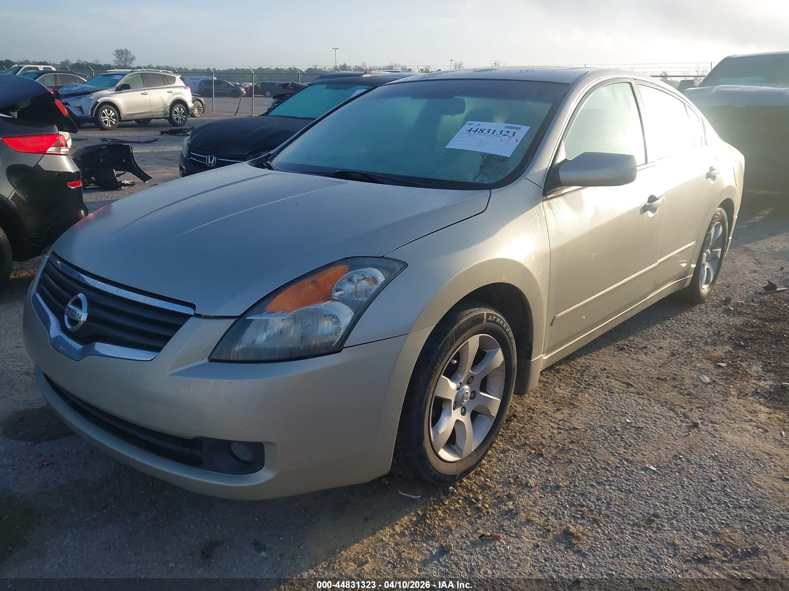 NISSAN ALTIMA image 2