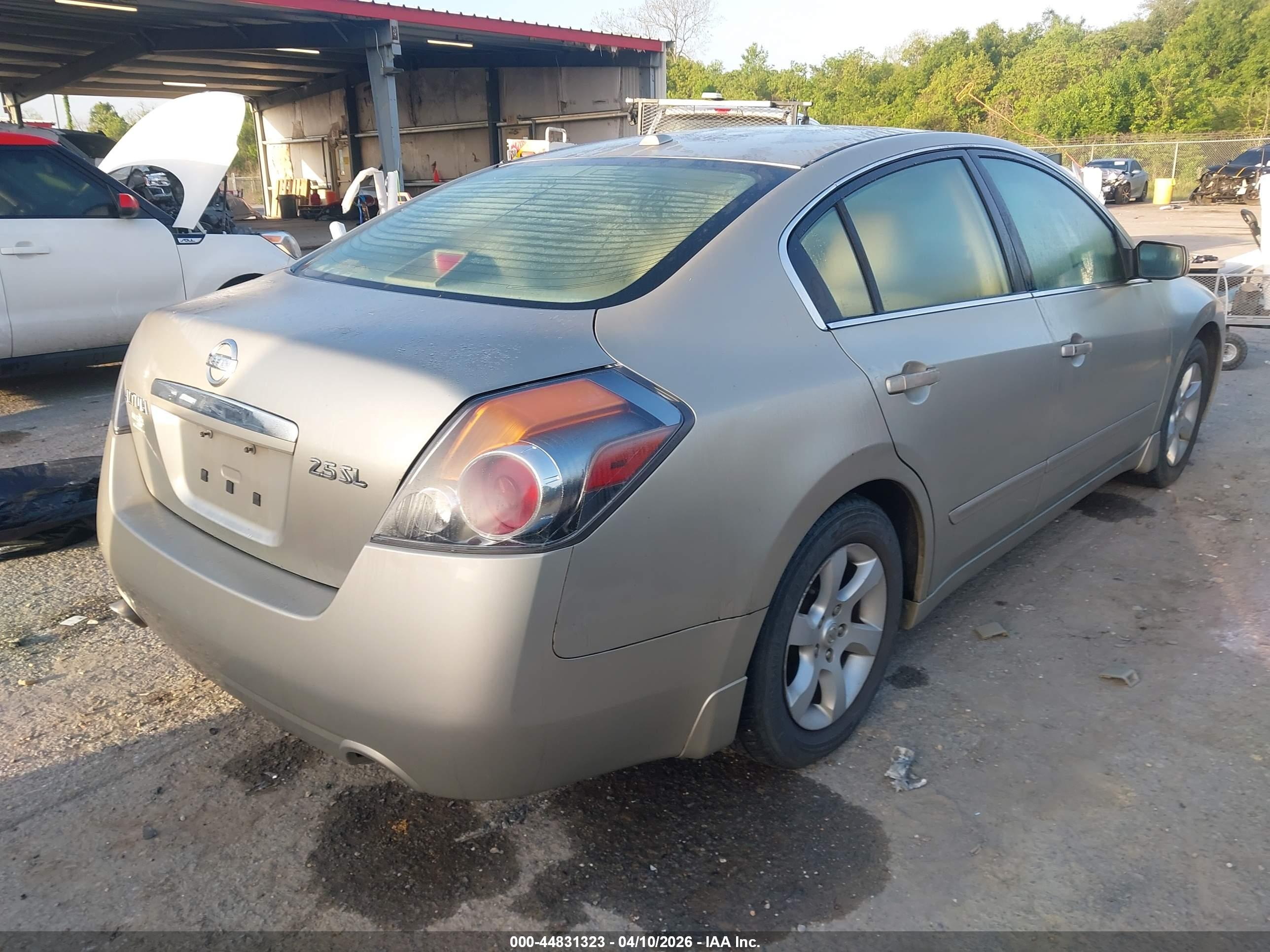 NISSAN ALTIMA image 4