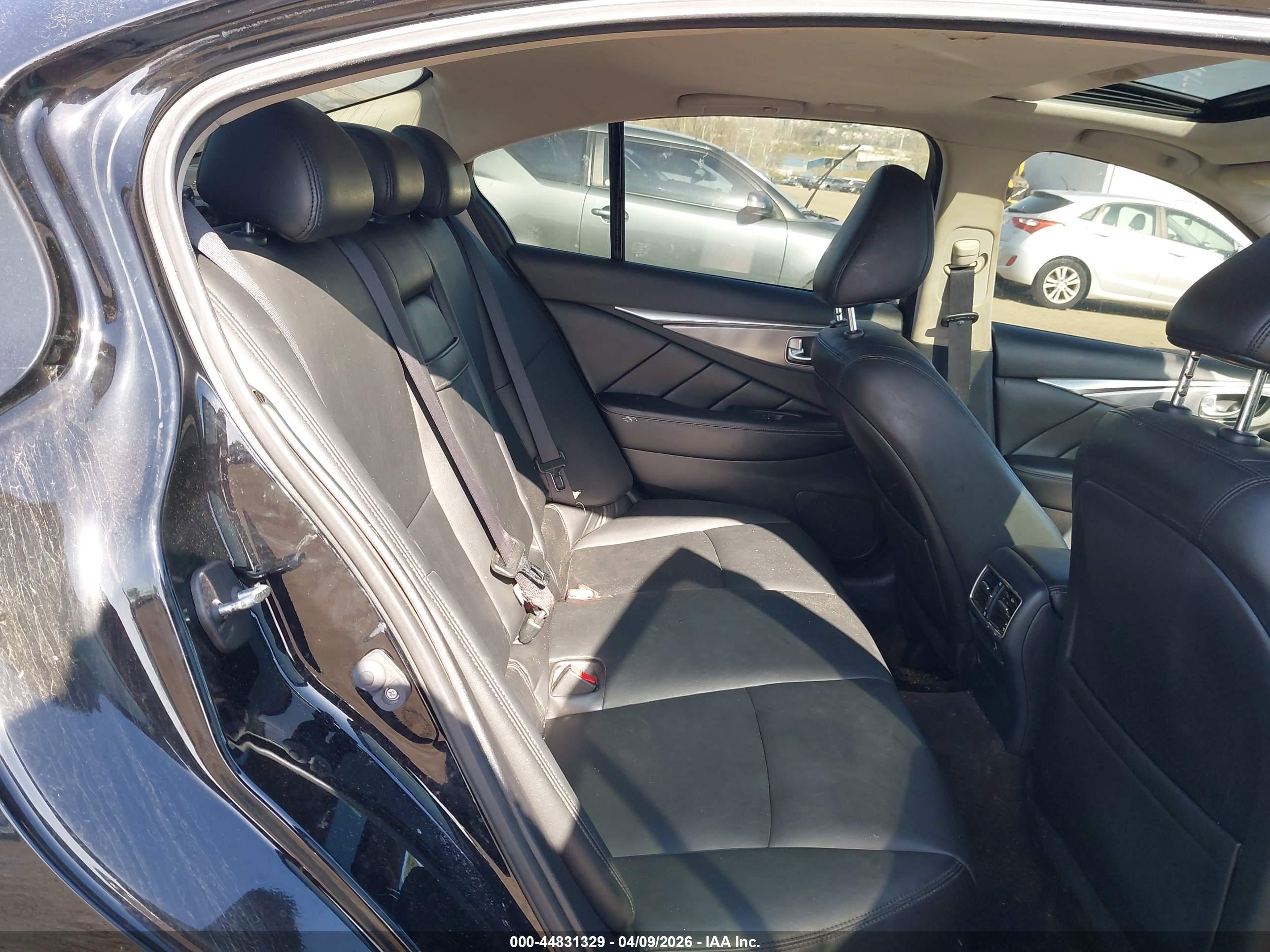INFINITI Q50 image 8