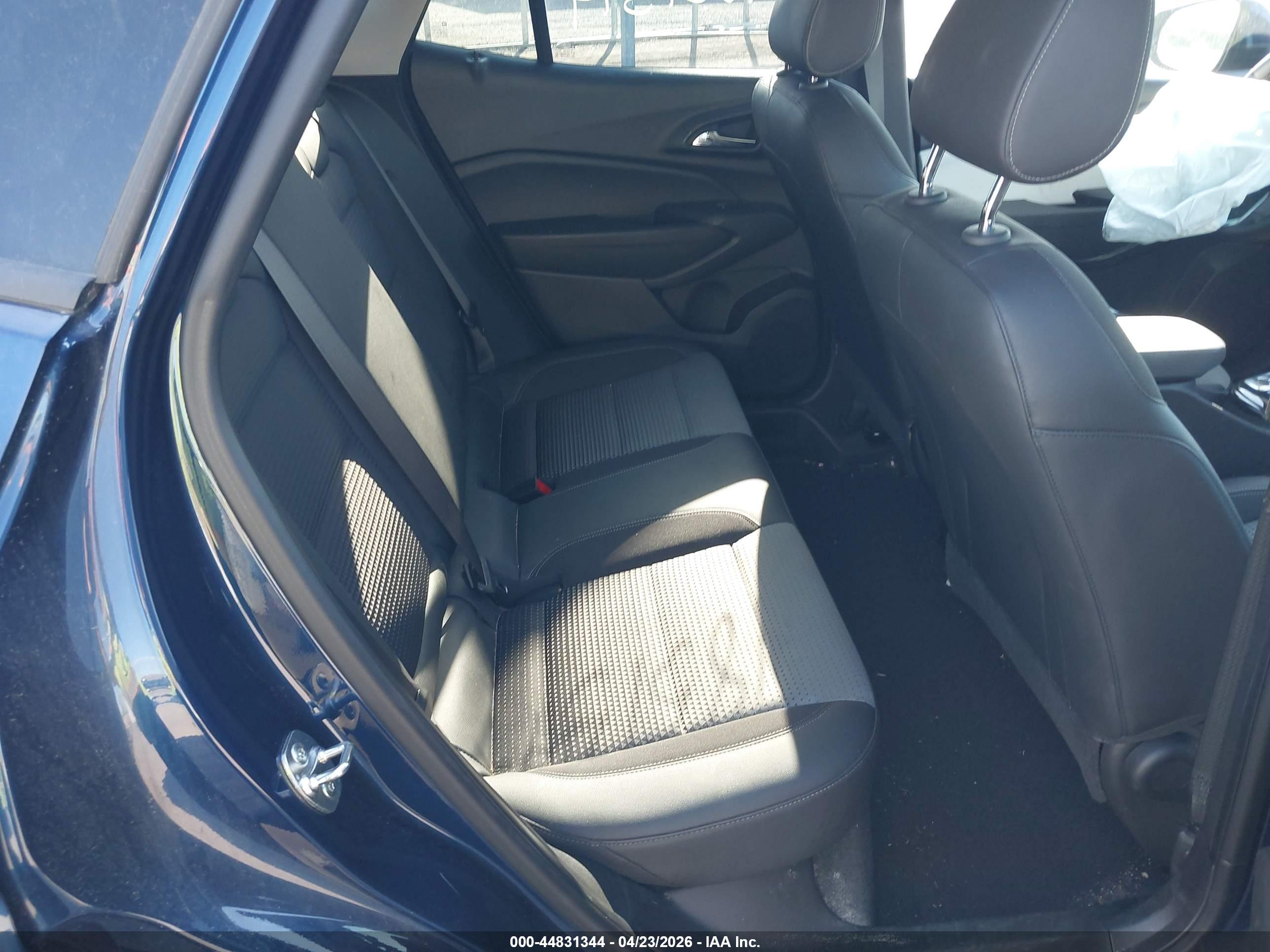 CHEVROLET TRAX image 8