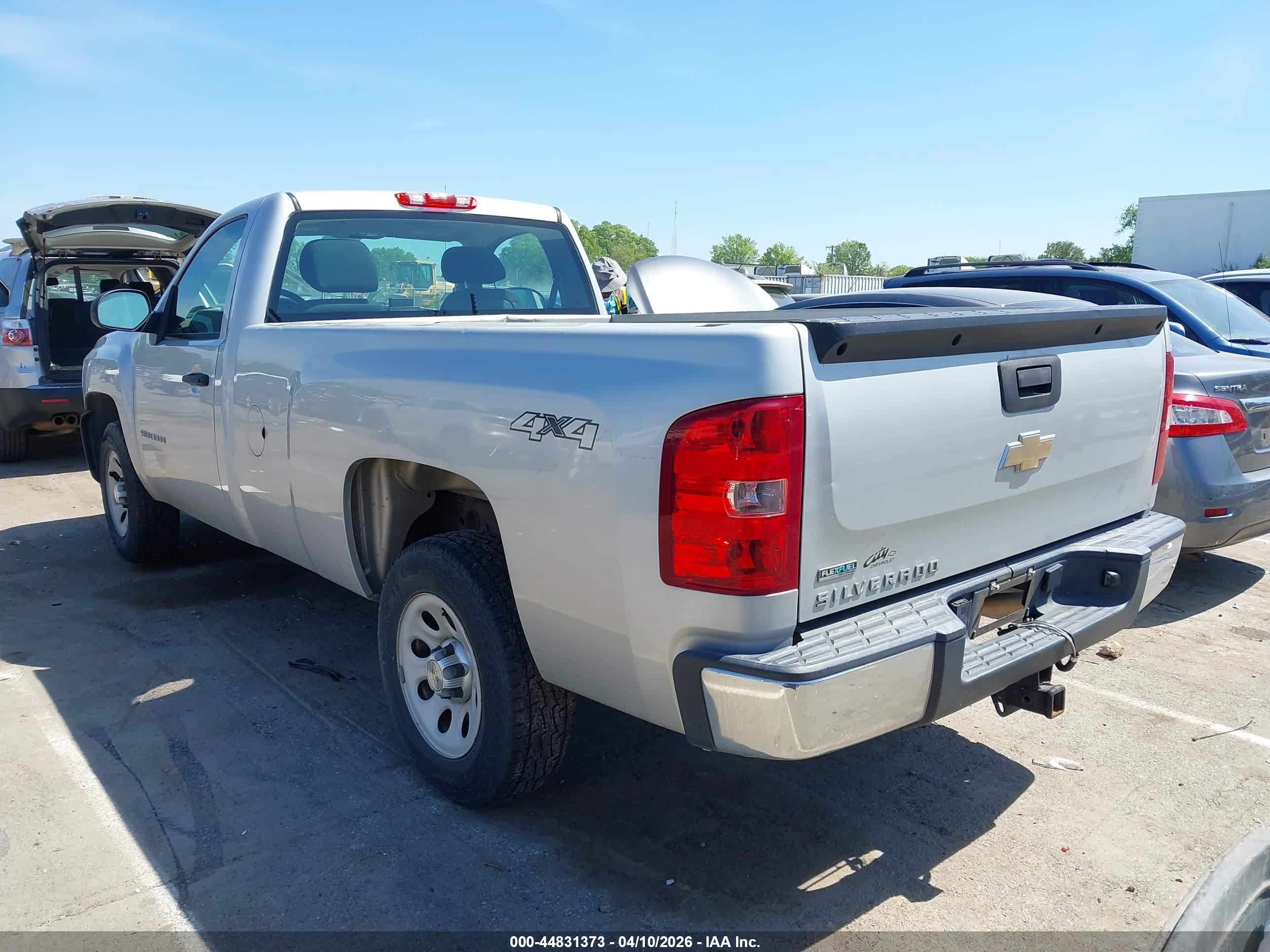 CHEVROLET SILVERADO image 3