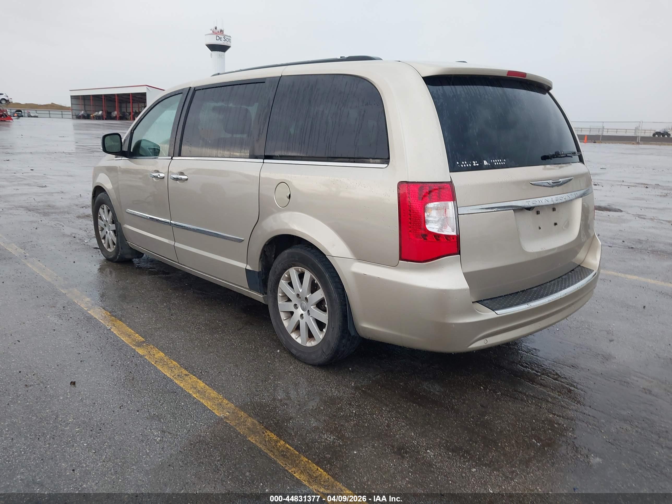 CHRYSLER TOWN image 3