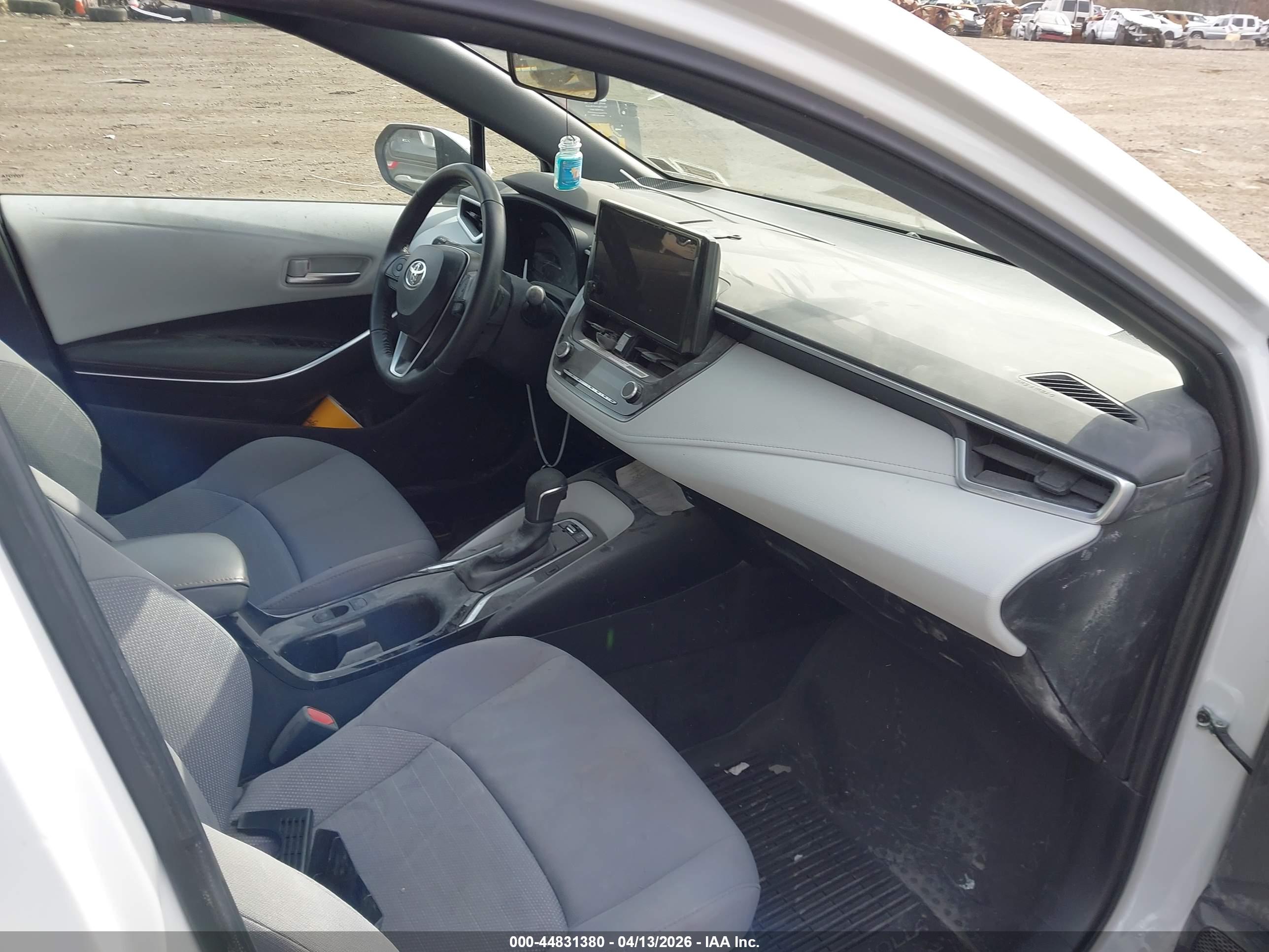 TOYOTA COROLLA image 5