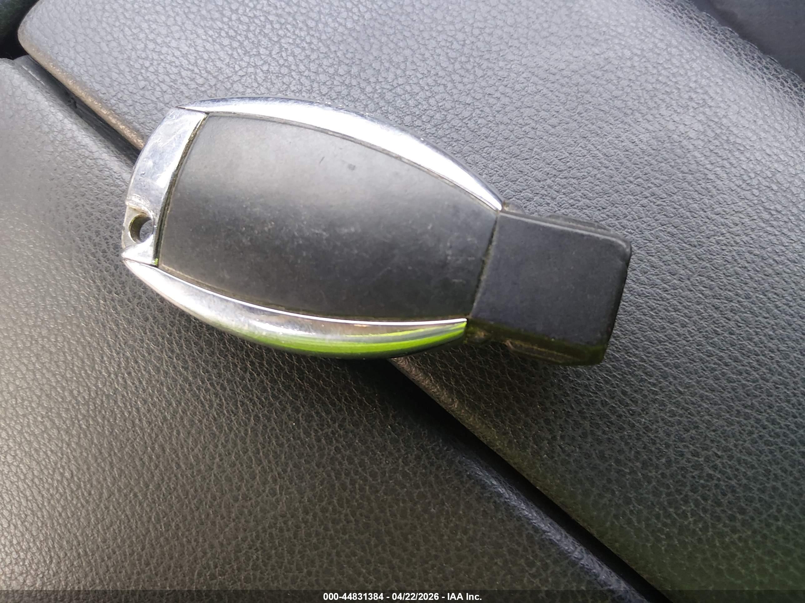 MERCEDES-BENZ E image 11