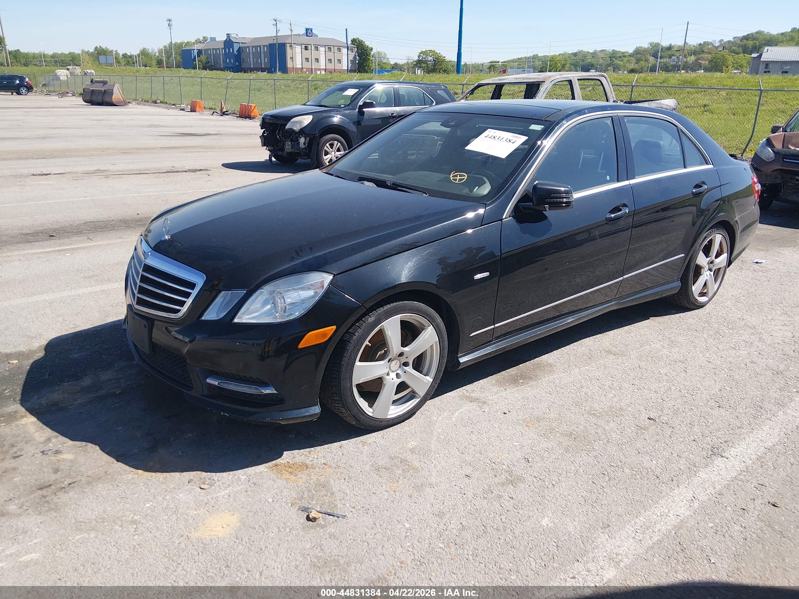 MERCEDES-BENZ E image 2