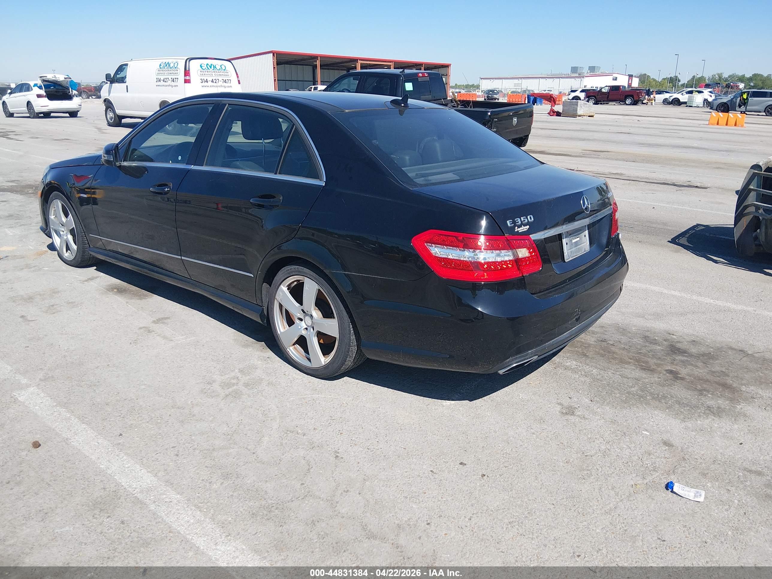 MERCEDES-BENZ E image 3