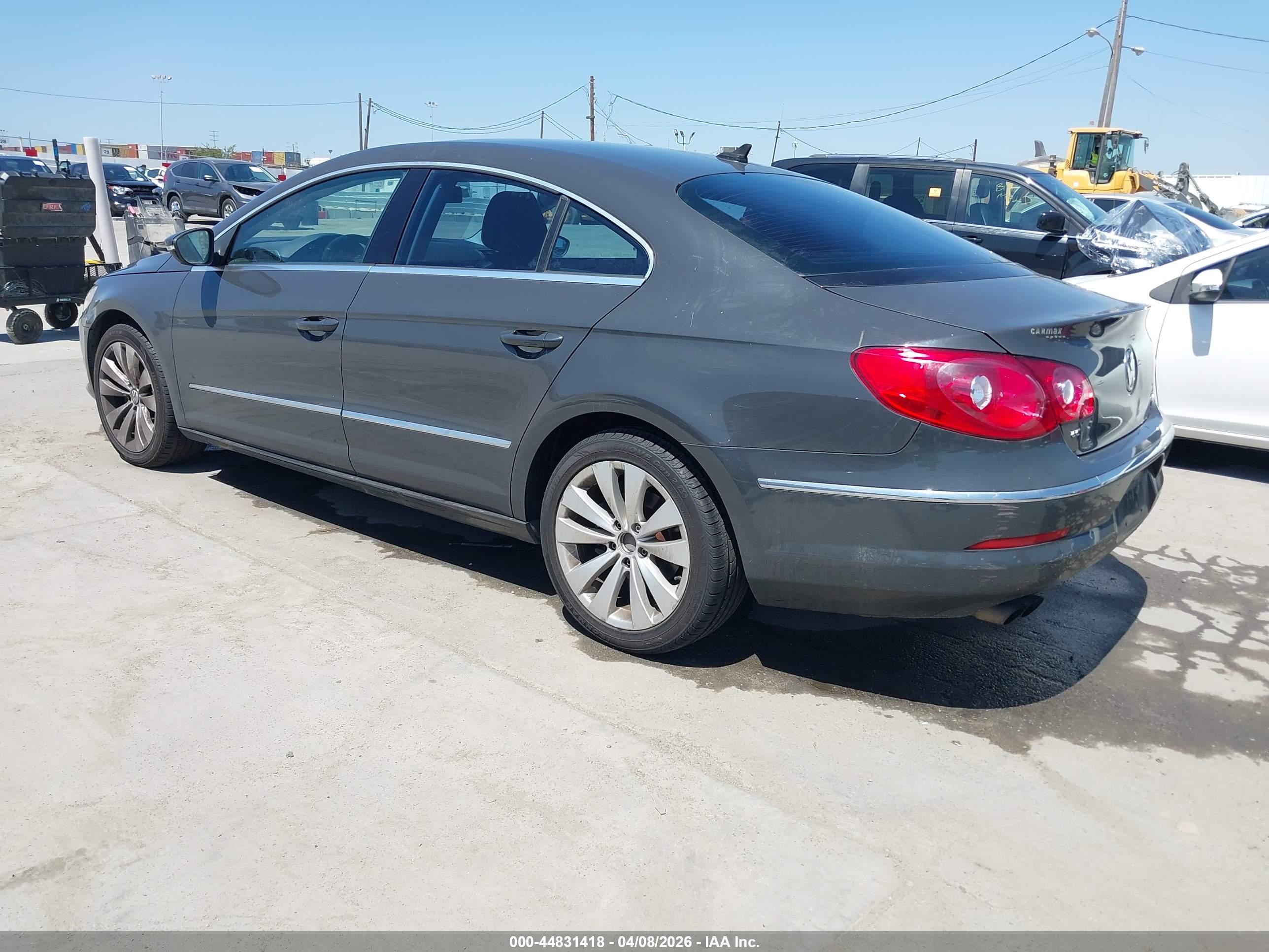 VOLKSWAGEN CC image 3