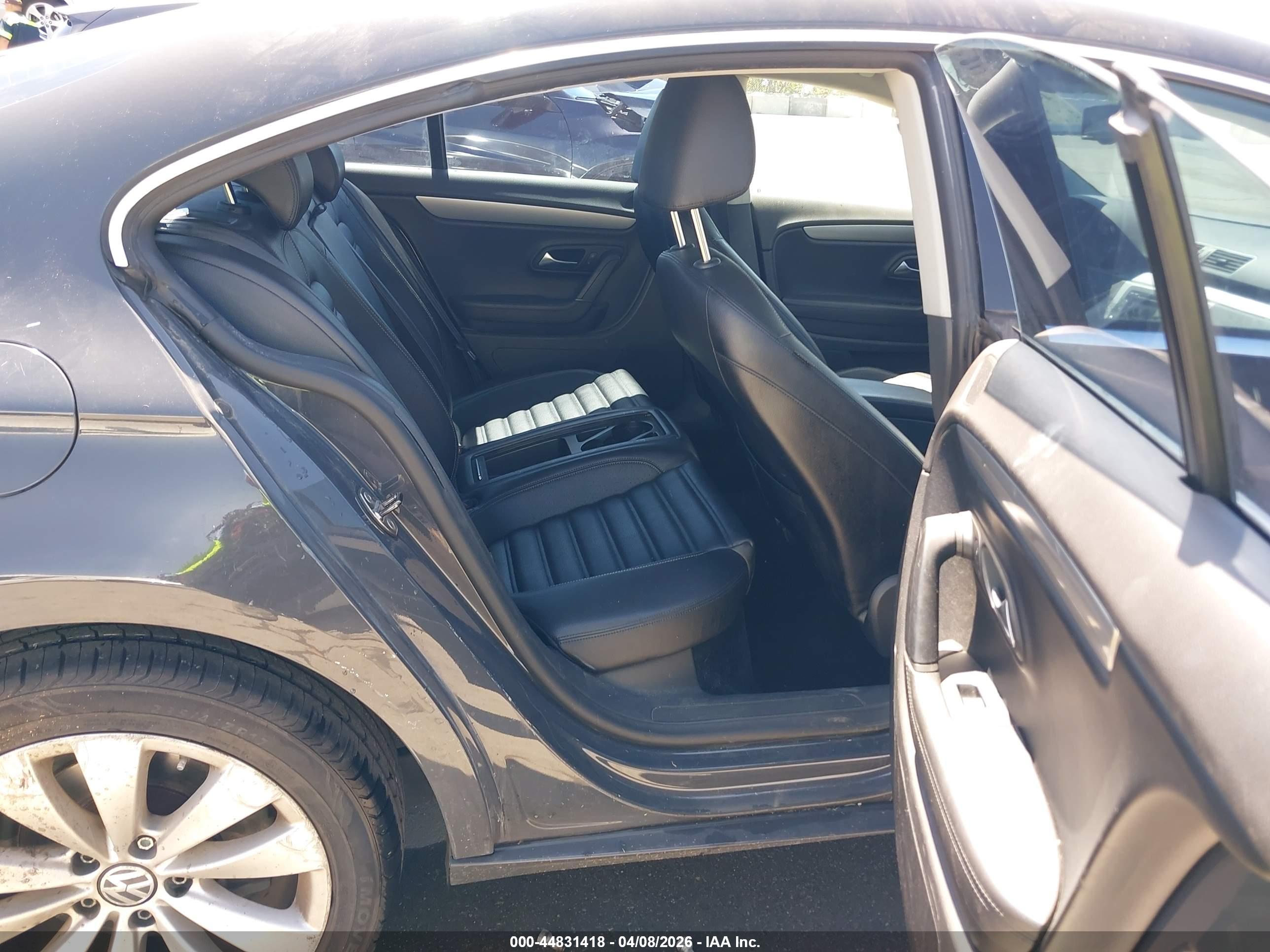 VOLKSWAGEN CC image 8