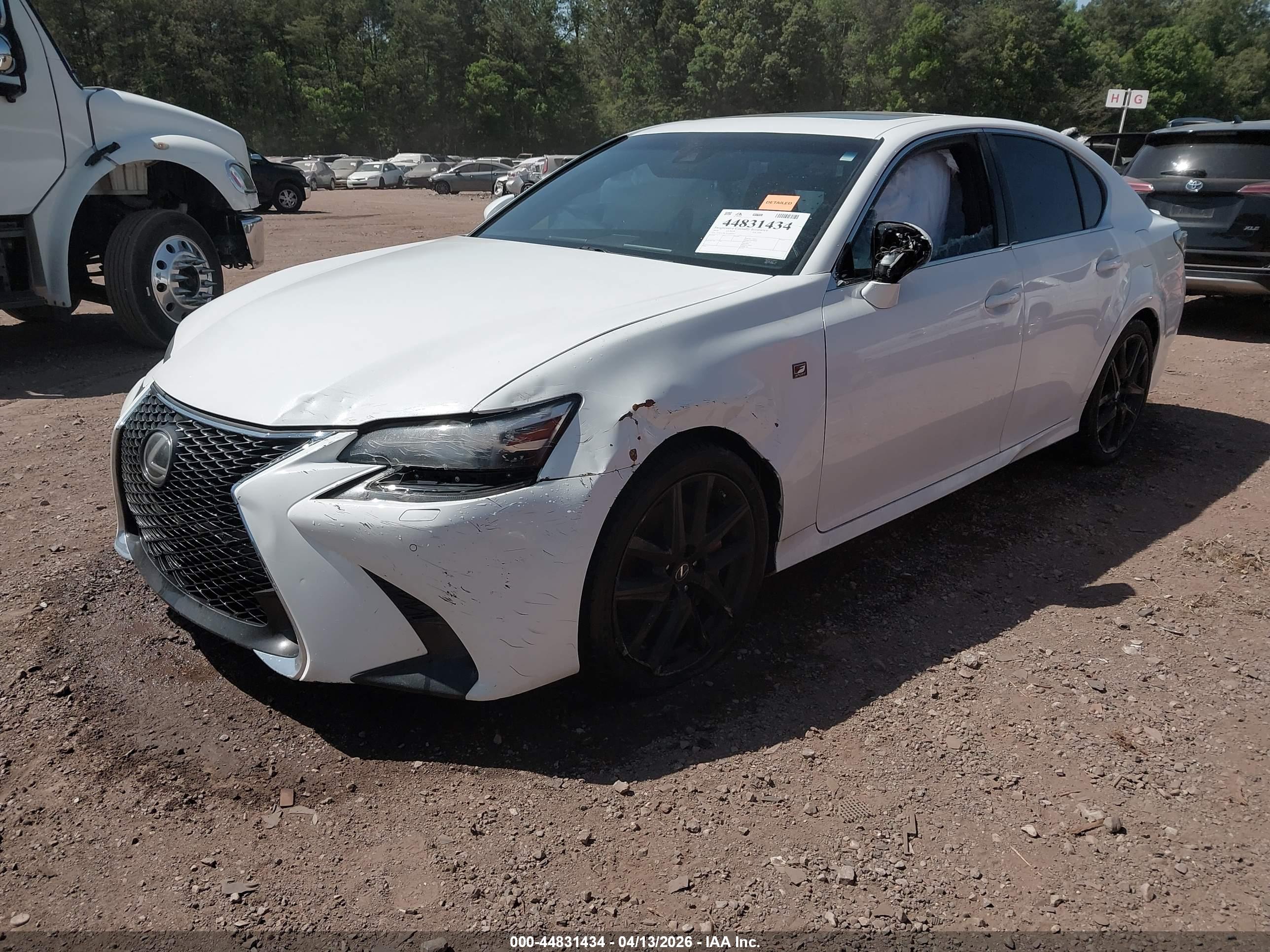 LEXUS GS image 2