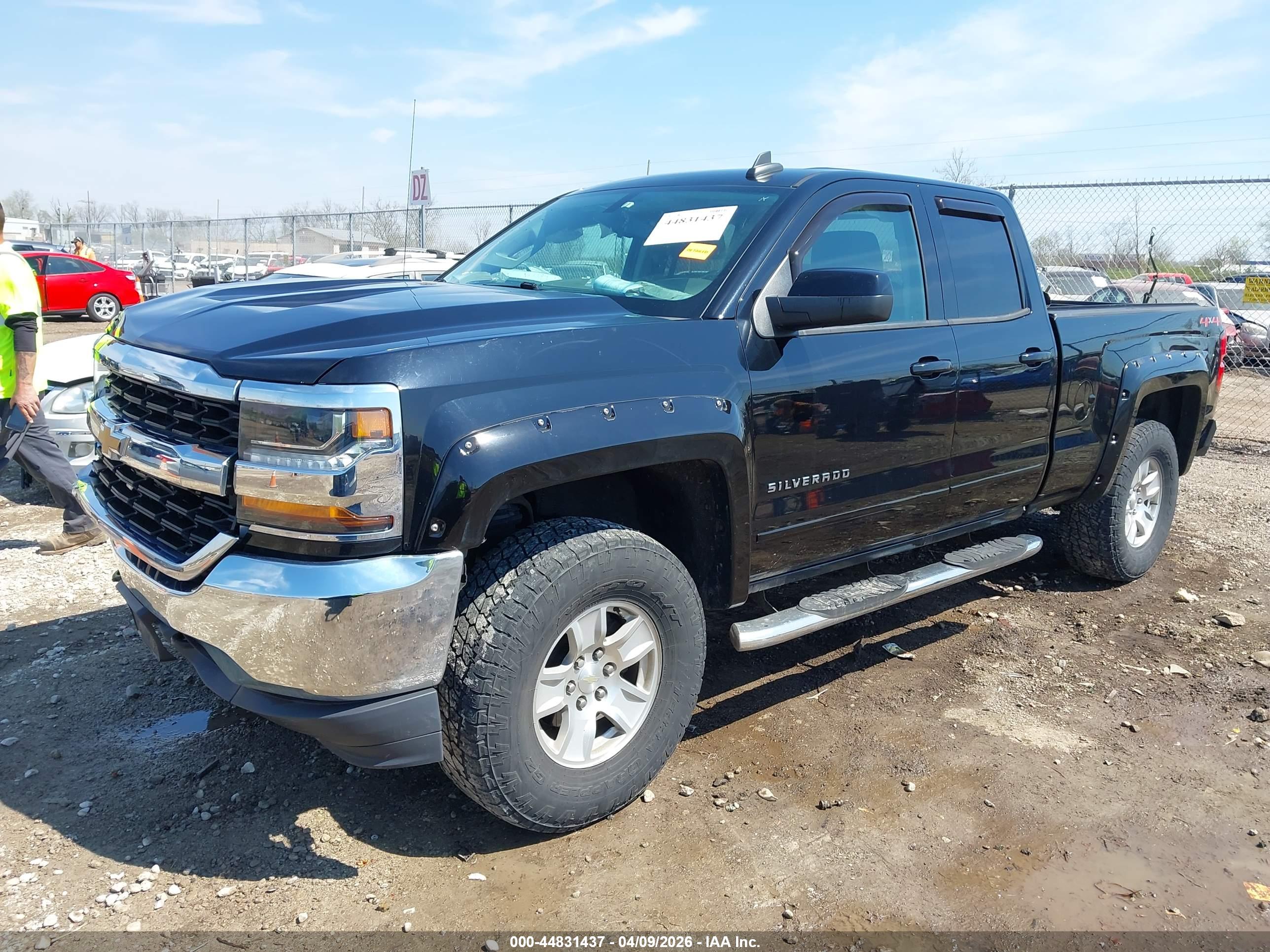 CHEVROLET SILVERADO image 2