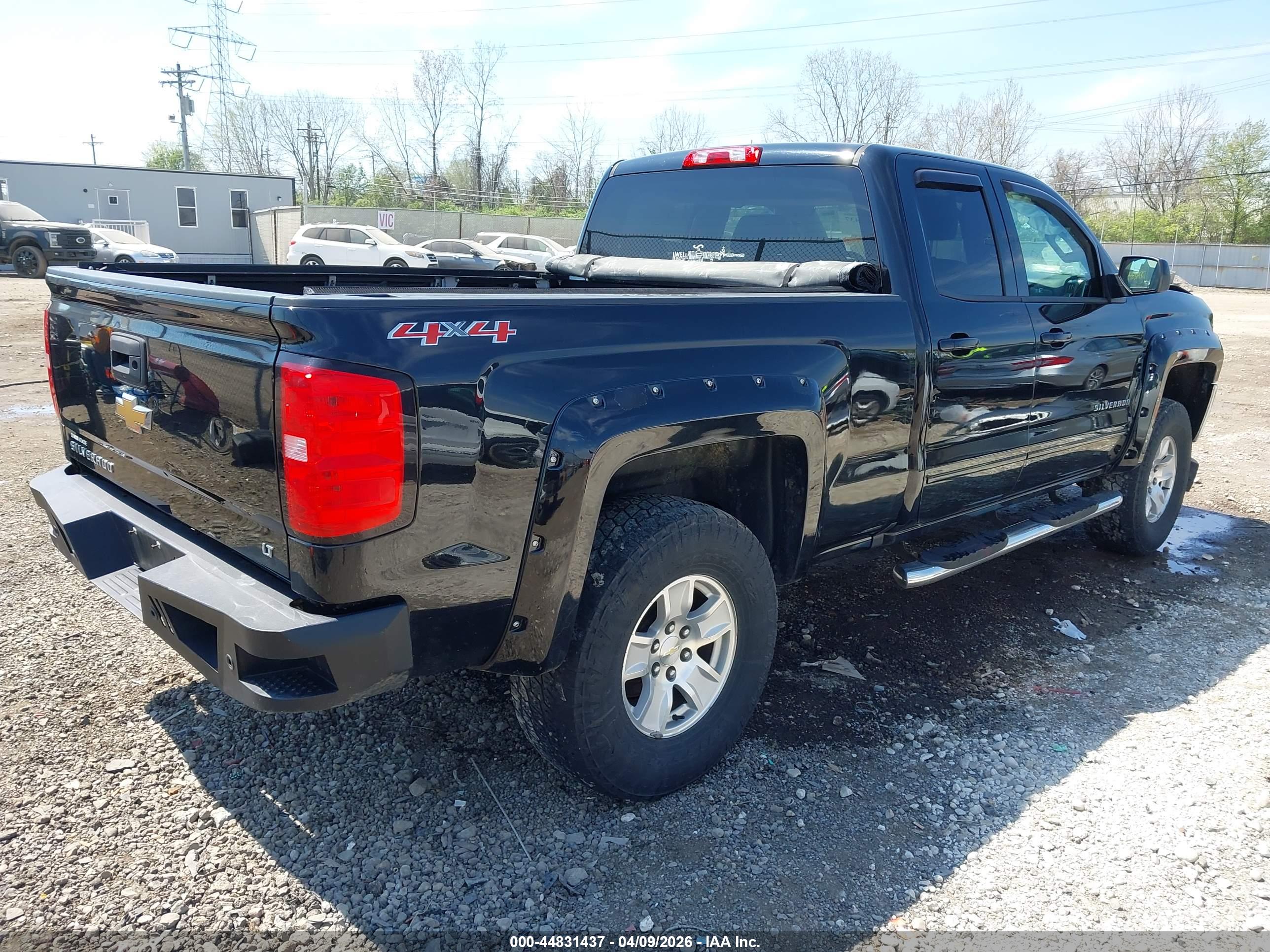 CHEVROLET SILVERADO image 4