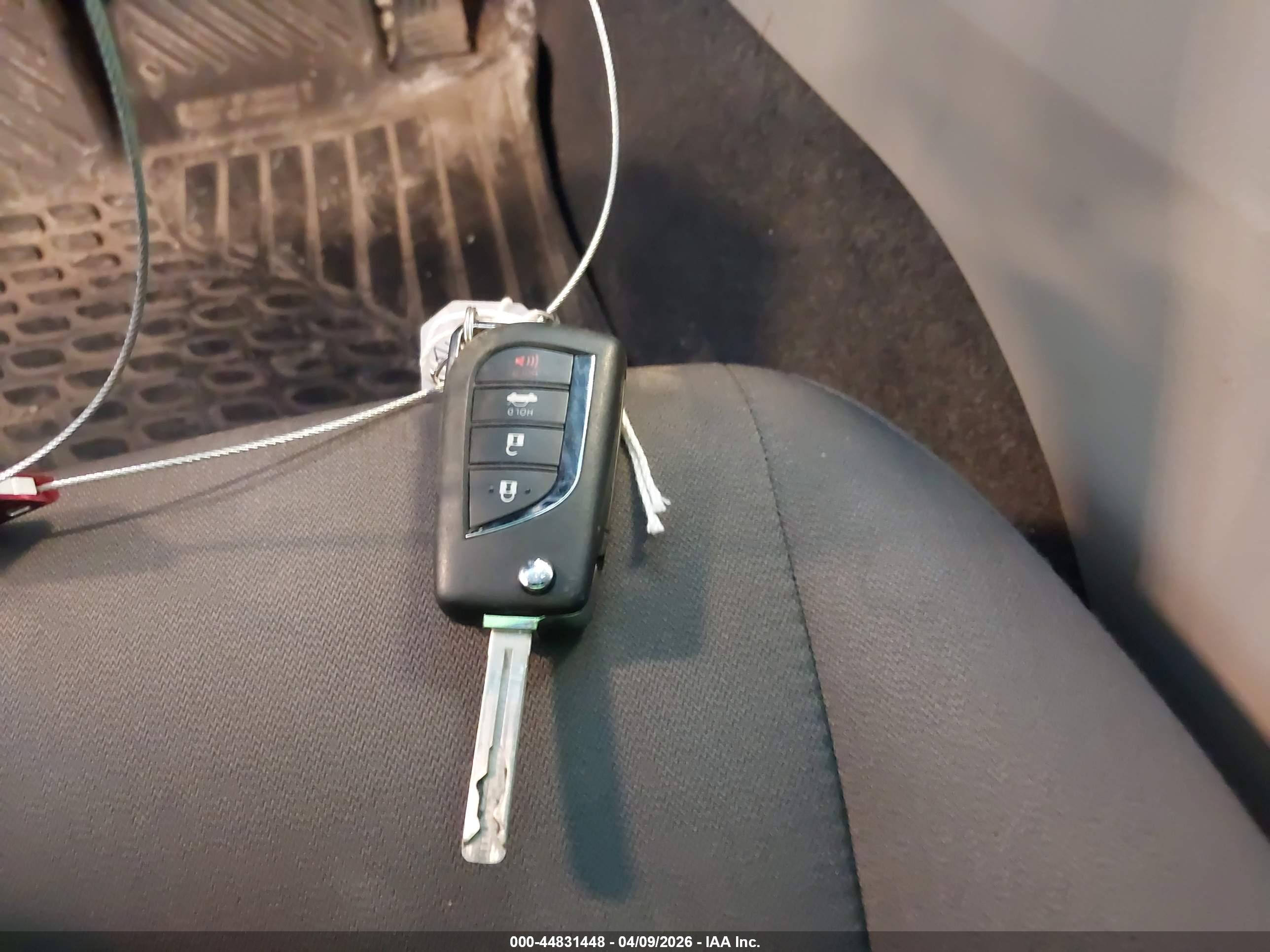 TOYOTA CAMRY image 11