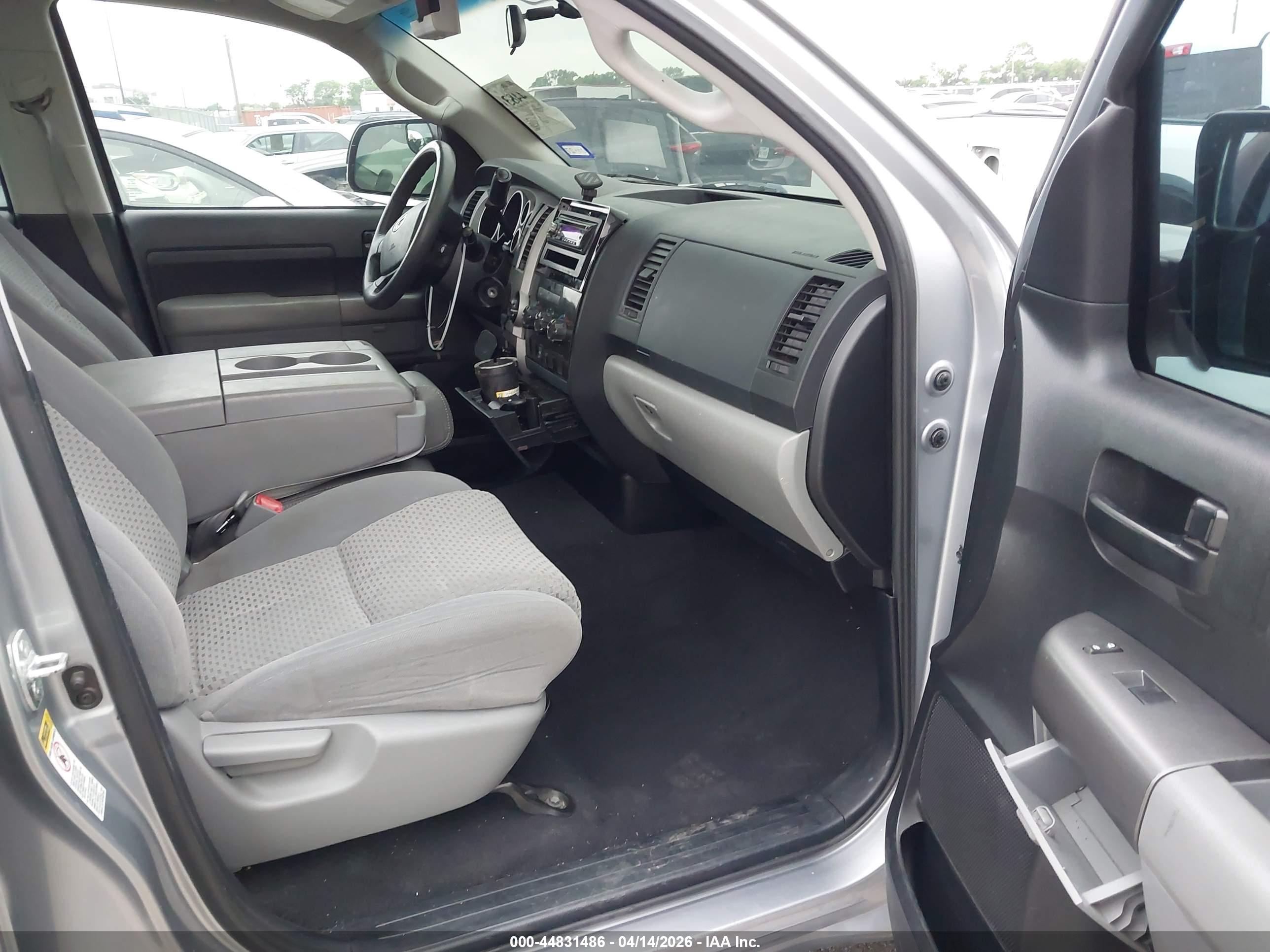 TOYOTA TUNDRA image 5